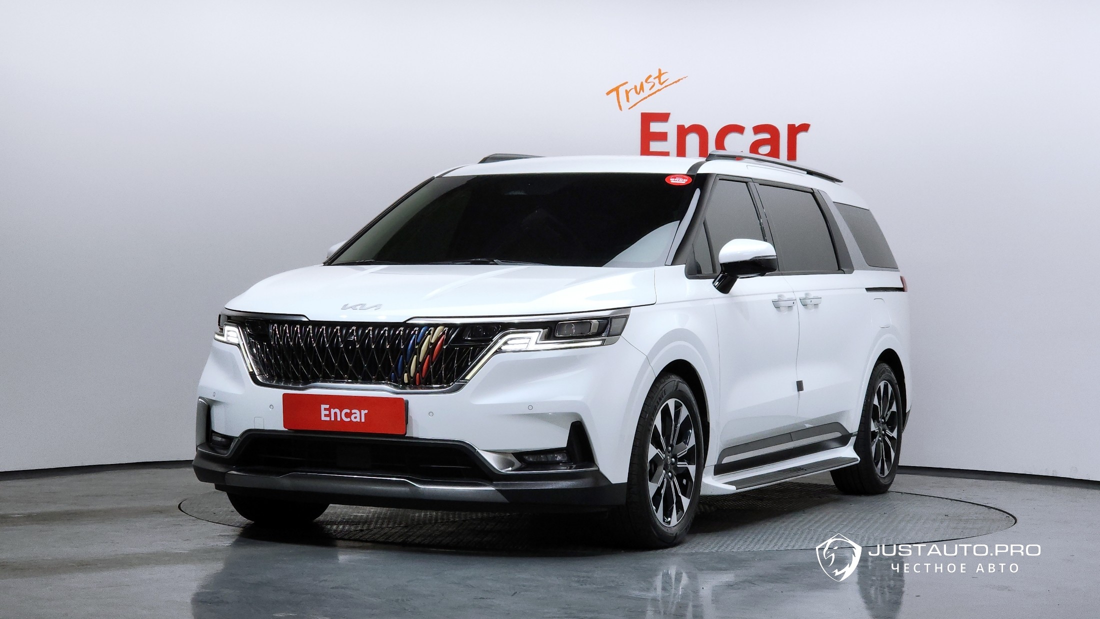 Автомобиль Kia Canival