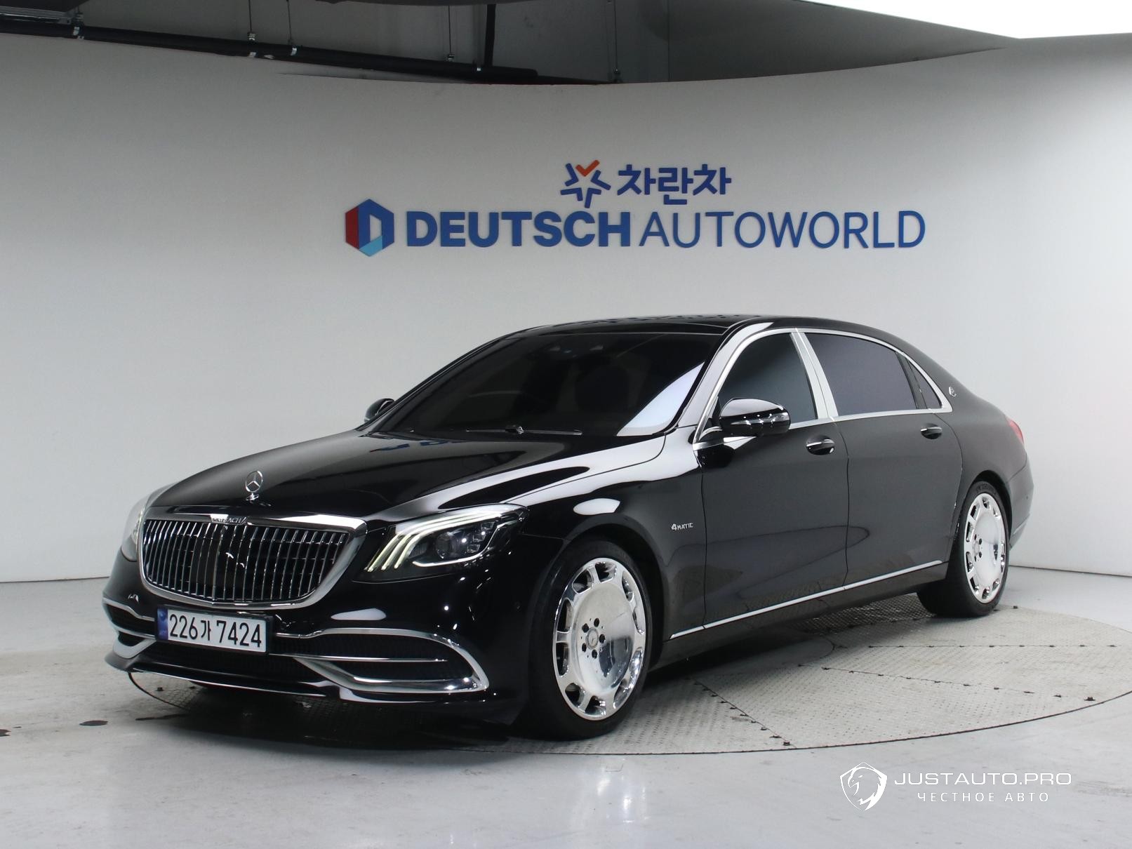 Автомобиль Mercedes-Benz S-Class