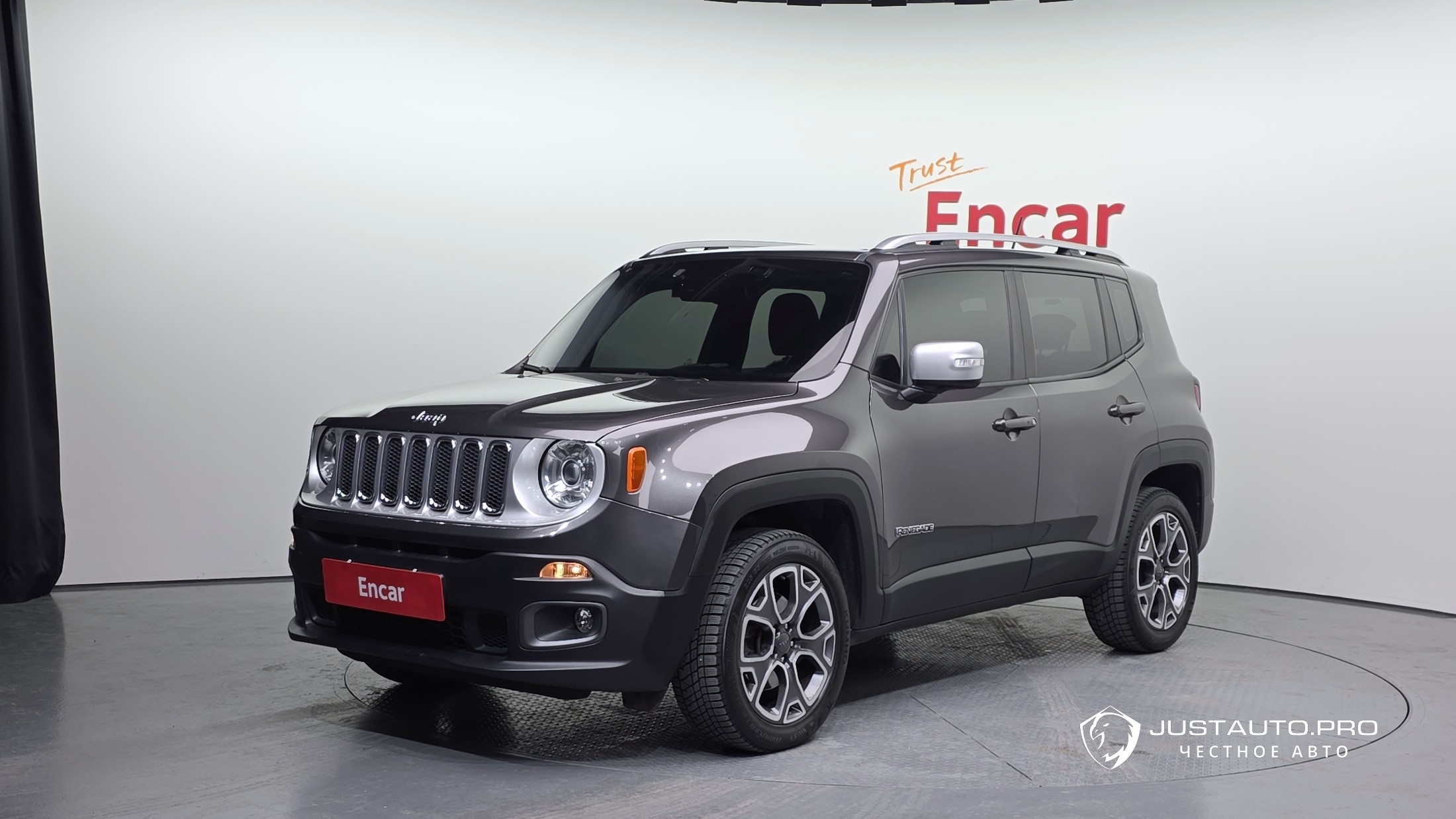 Автомобиль Jeep Renegade