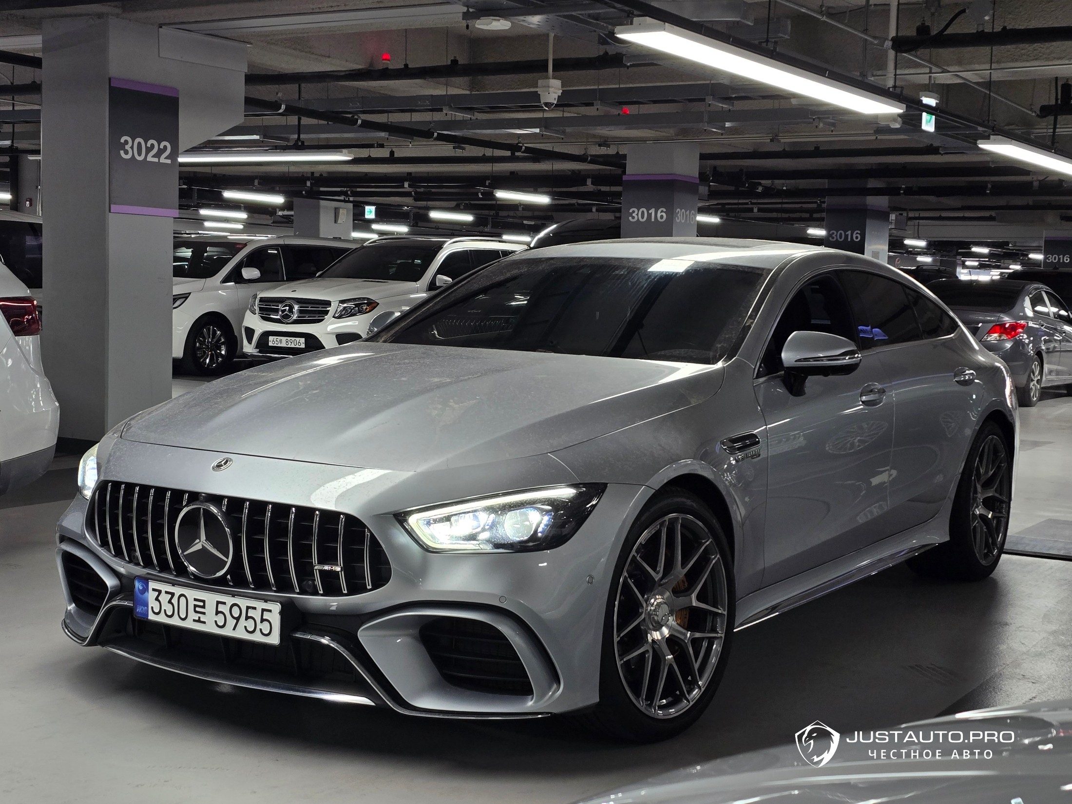 Автомобиль Mercedes-Benz AMG GT