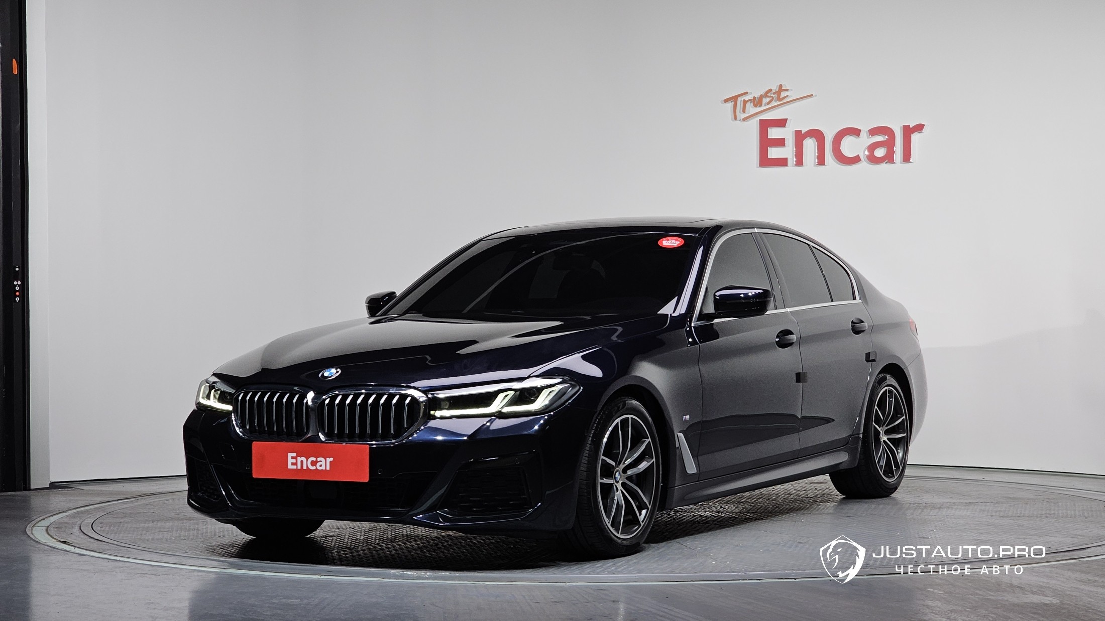 Автомобиль BMW 5-Series