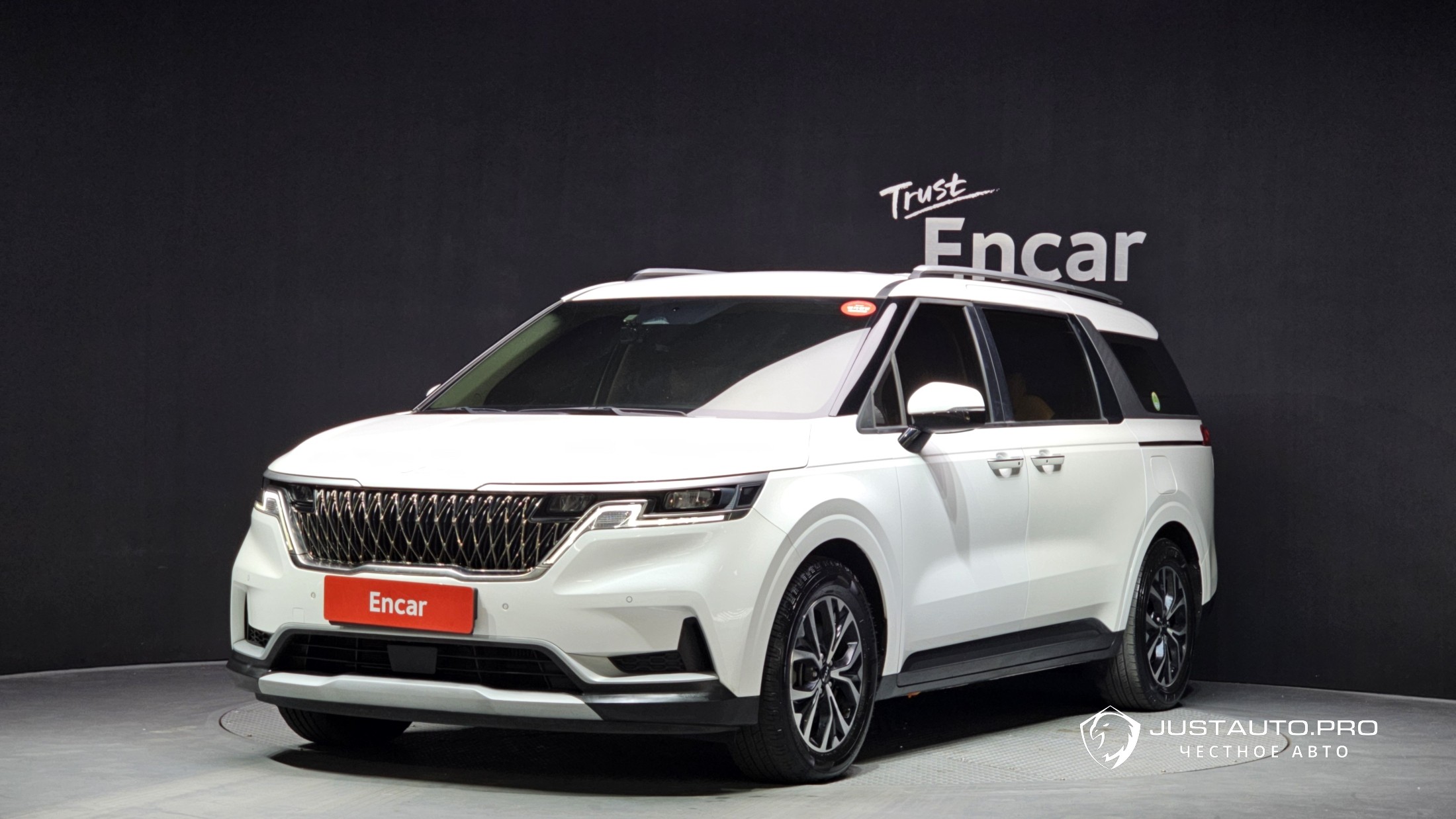 Автомобиль Kia Canival