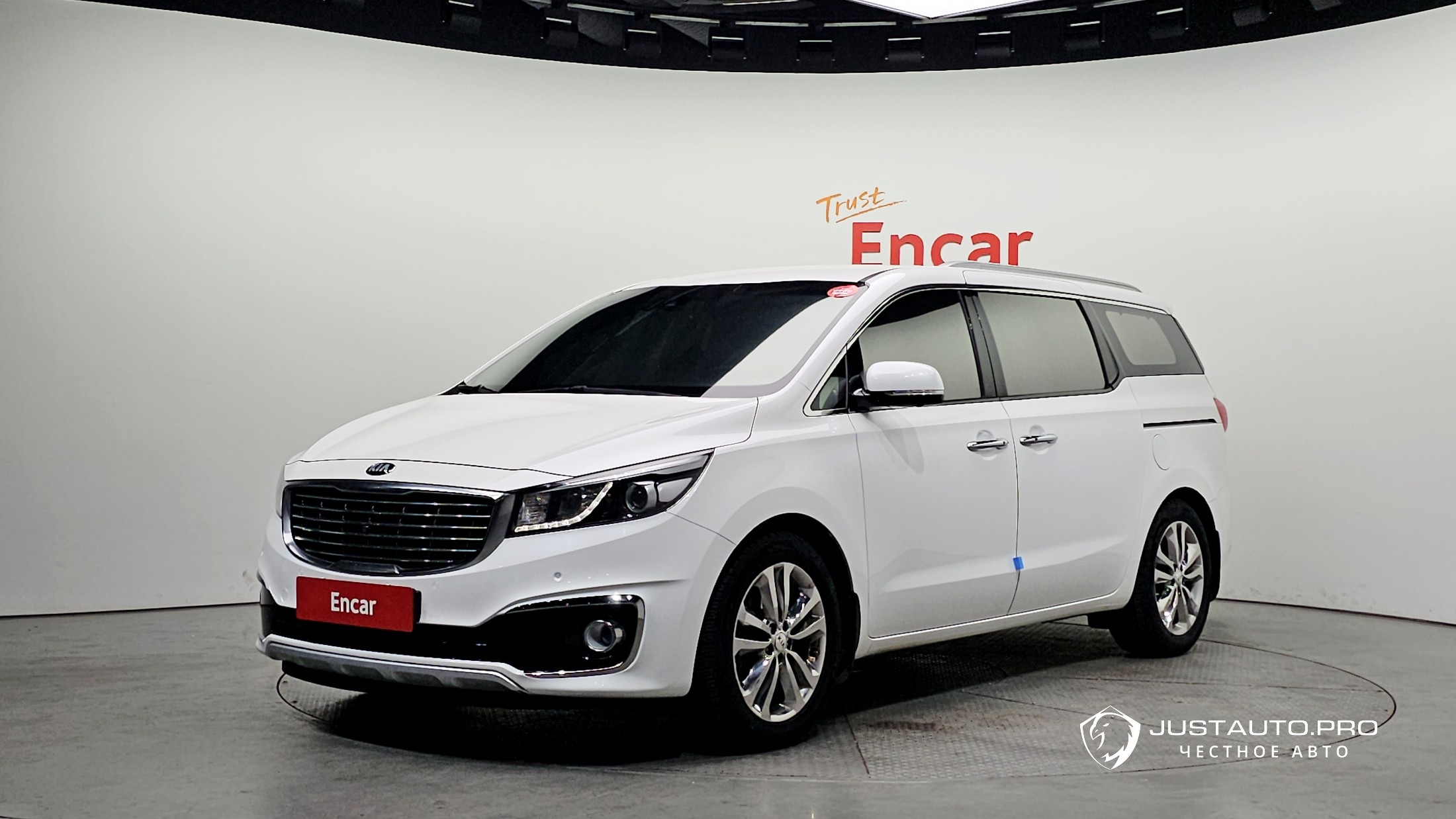 Автомобиль Kia Canival
