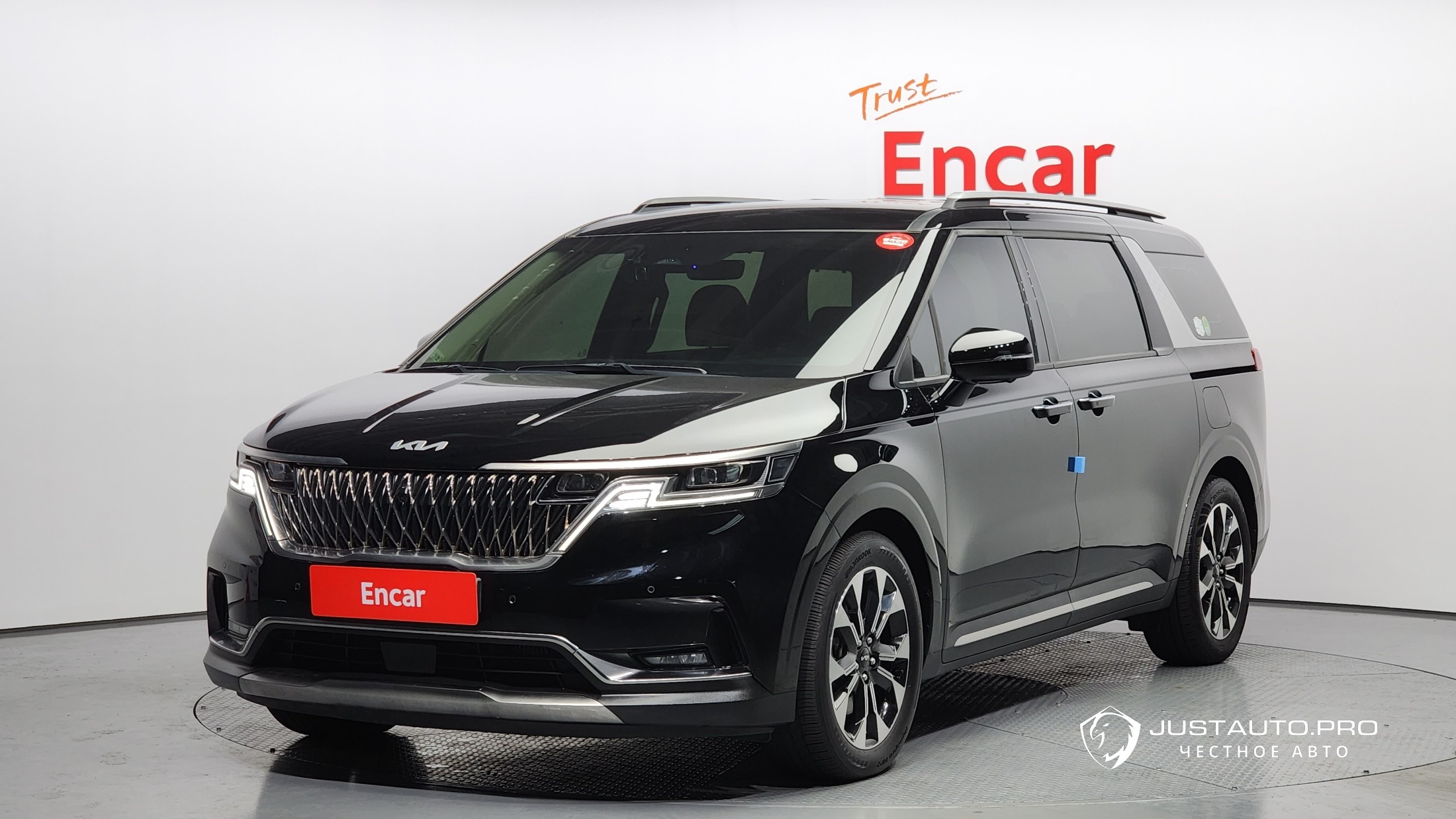 Автомобиль Kia Canival