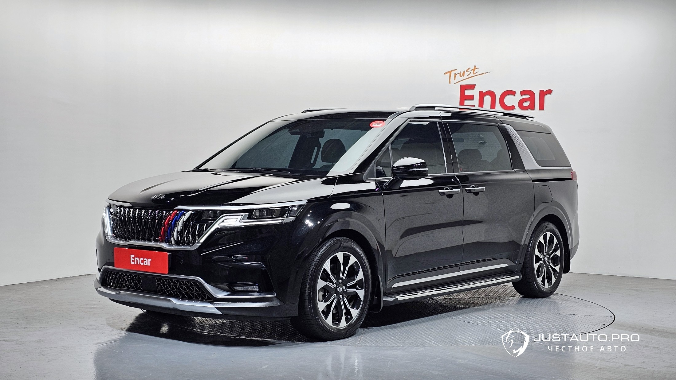Автомобиль Kia Canival