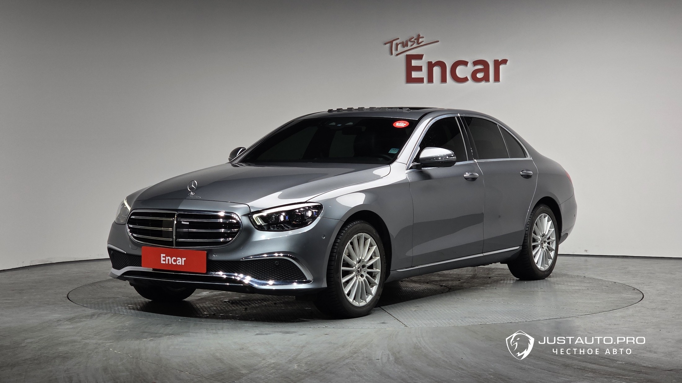 Автомобиль Mercedes-Benz E-Class