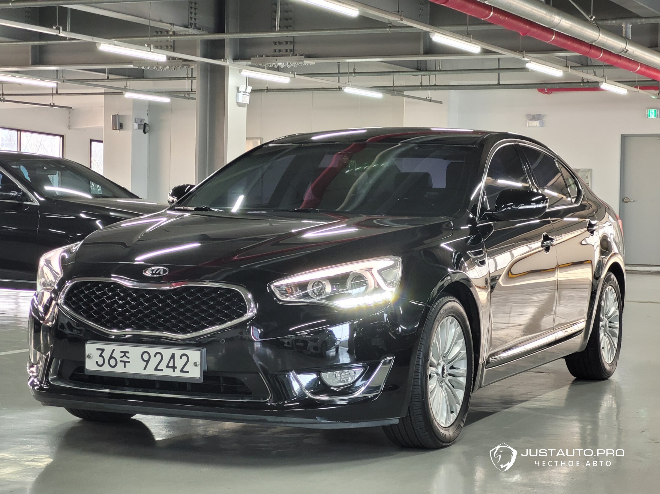 Автомобиль Kia K7