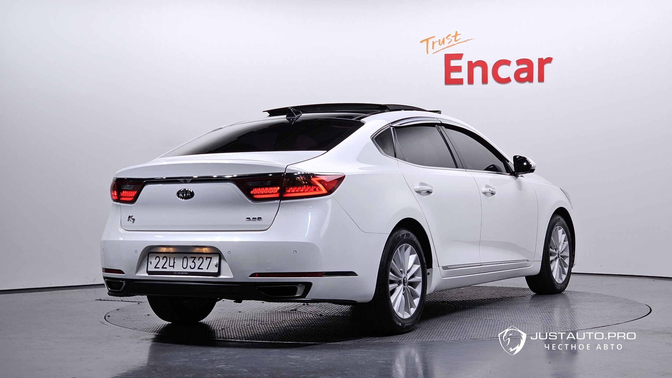 Автомобиль Kia K7