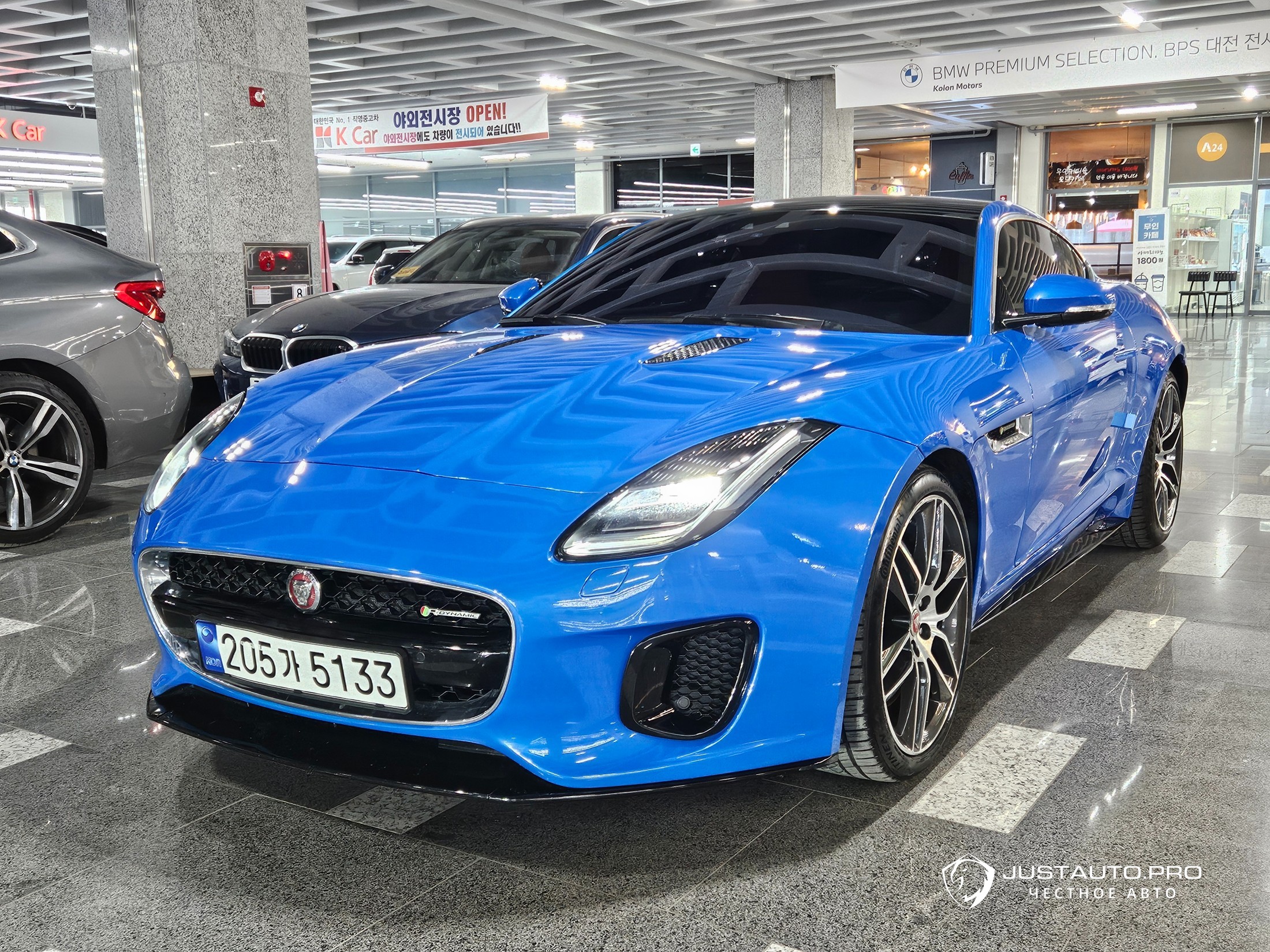 Автомобиль Jaguar F-TYPE