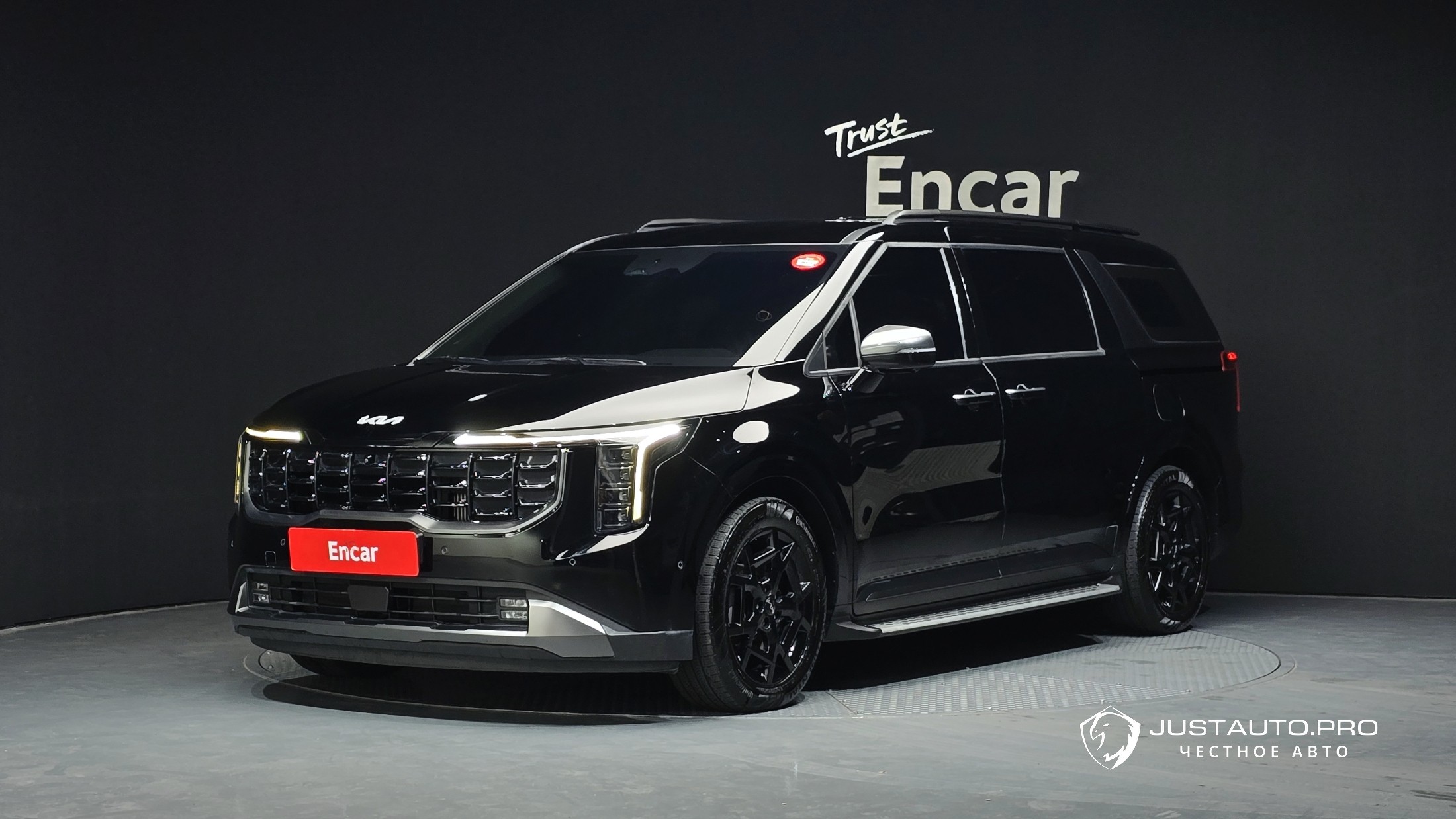 Автомобиль Kia Canival