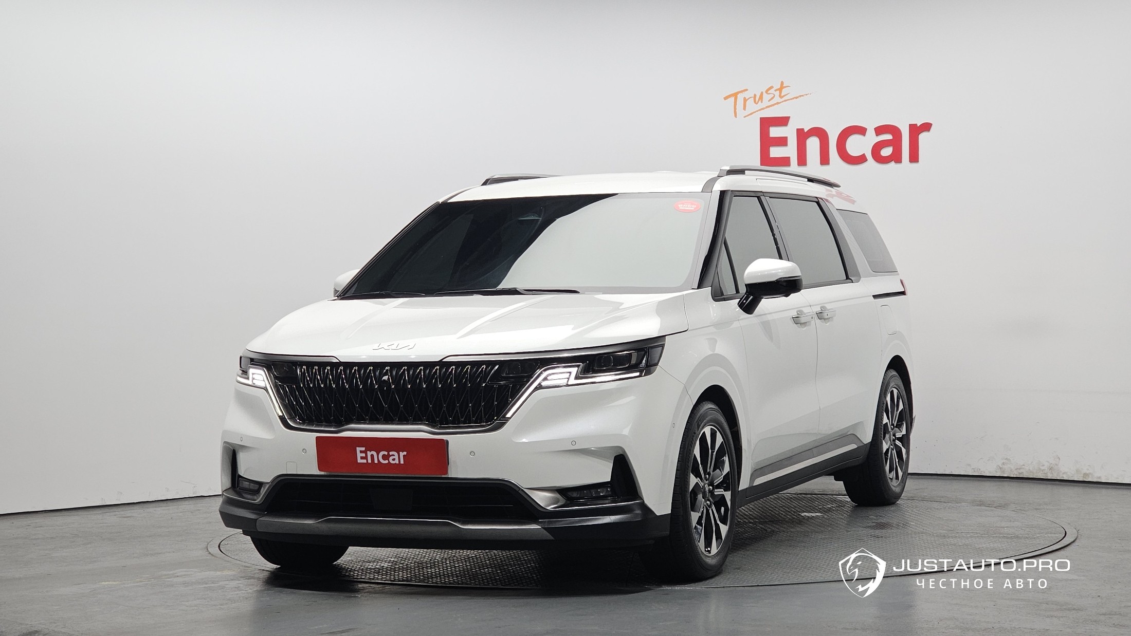Автомобиль Kia Canival