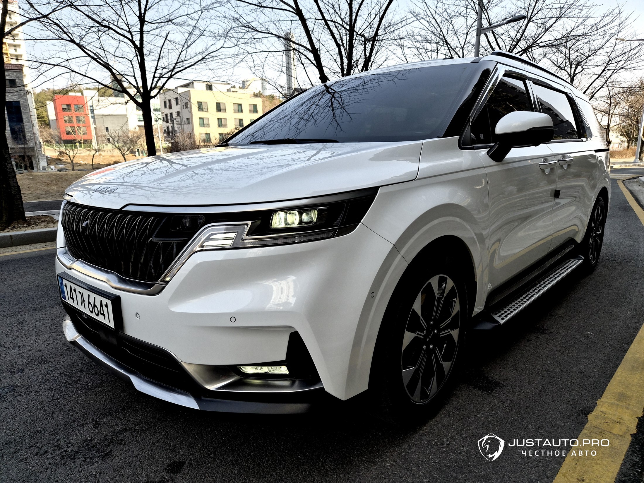 Автомобиль Kia Canival