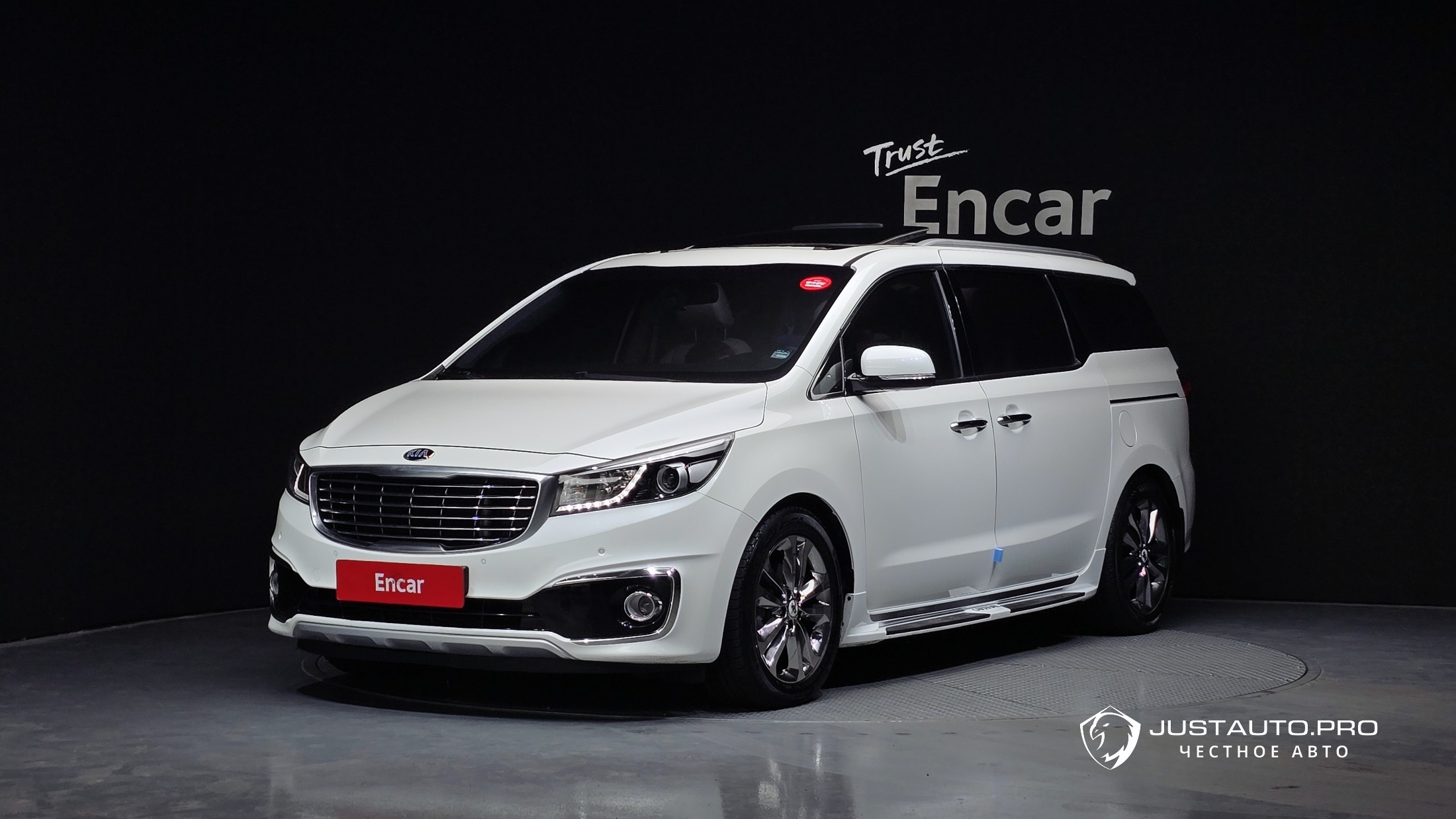 Автомобиль Kia Canival