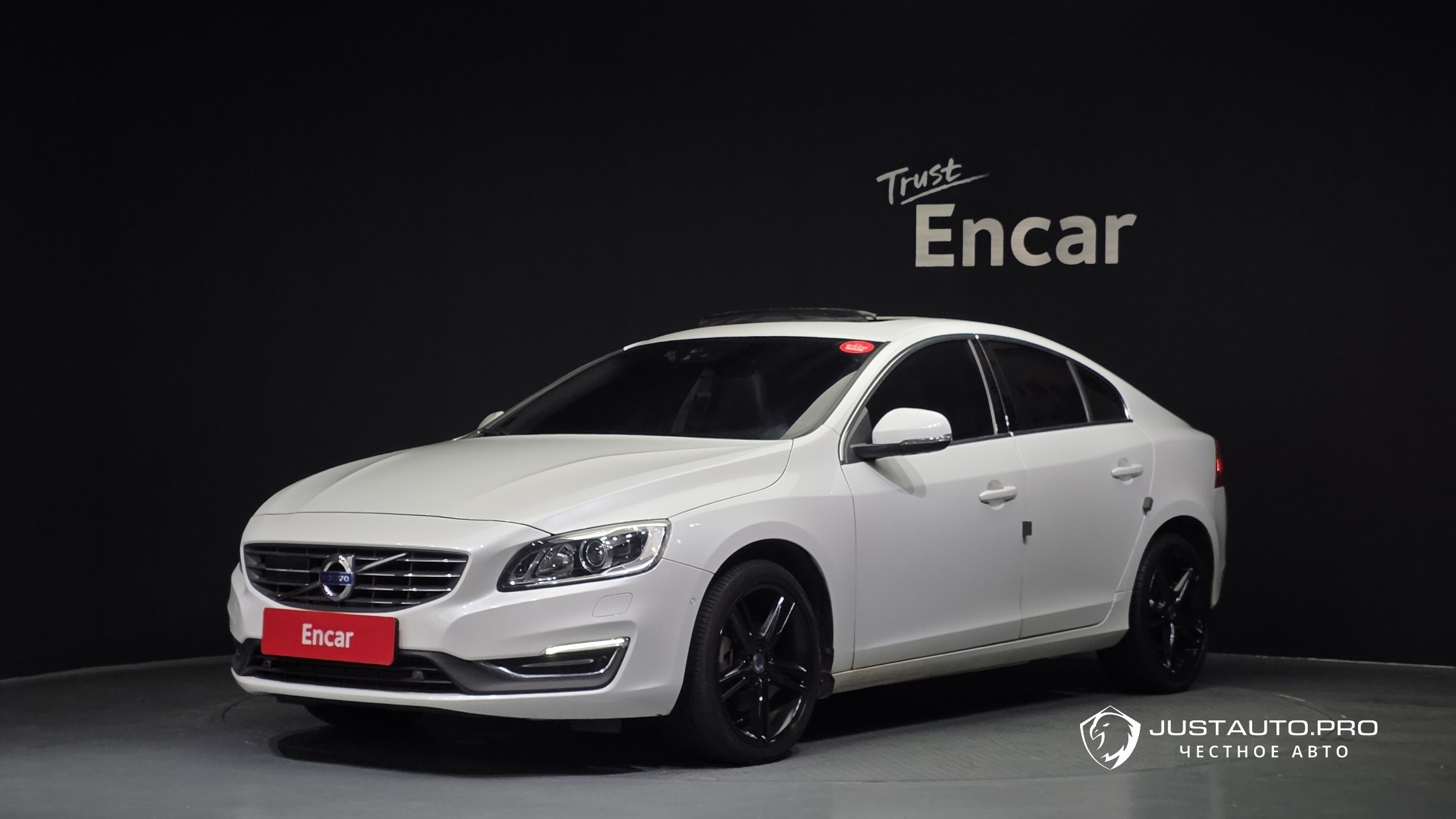 Автомобиль Volvo S60