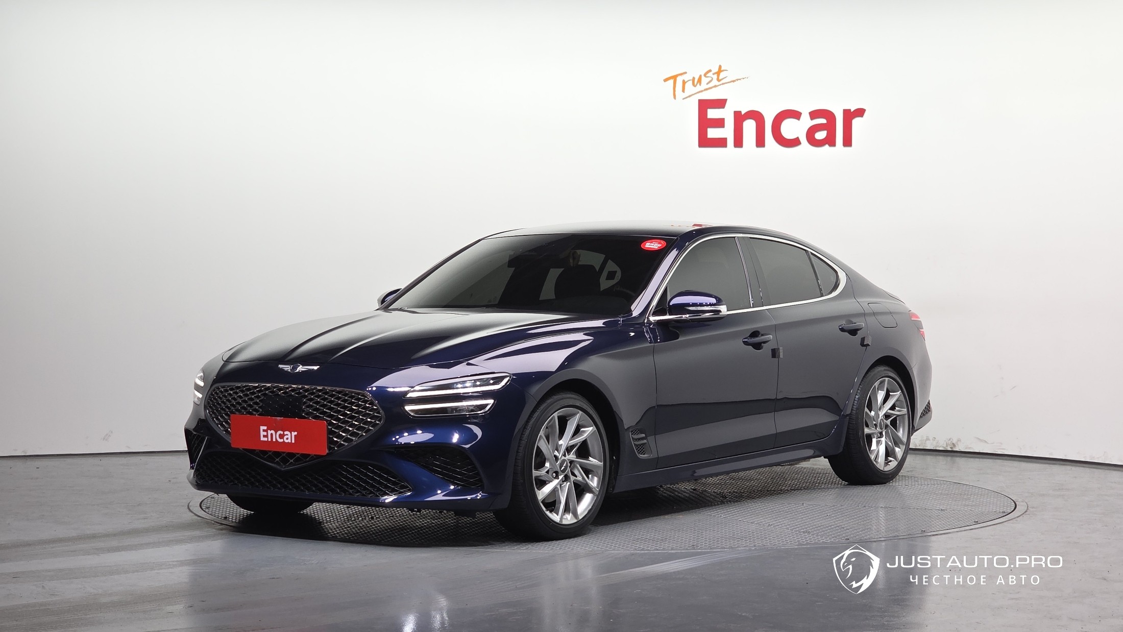 Автомобиль Genesis G70