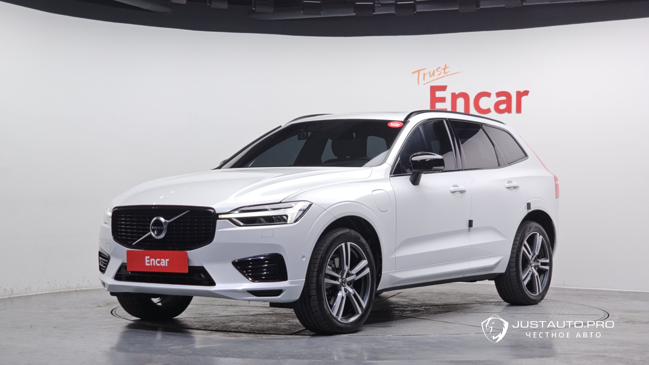 Автомобиль Volvo XC60