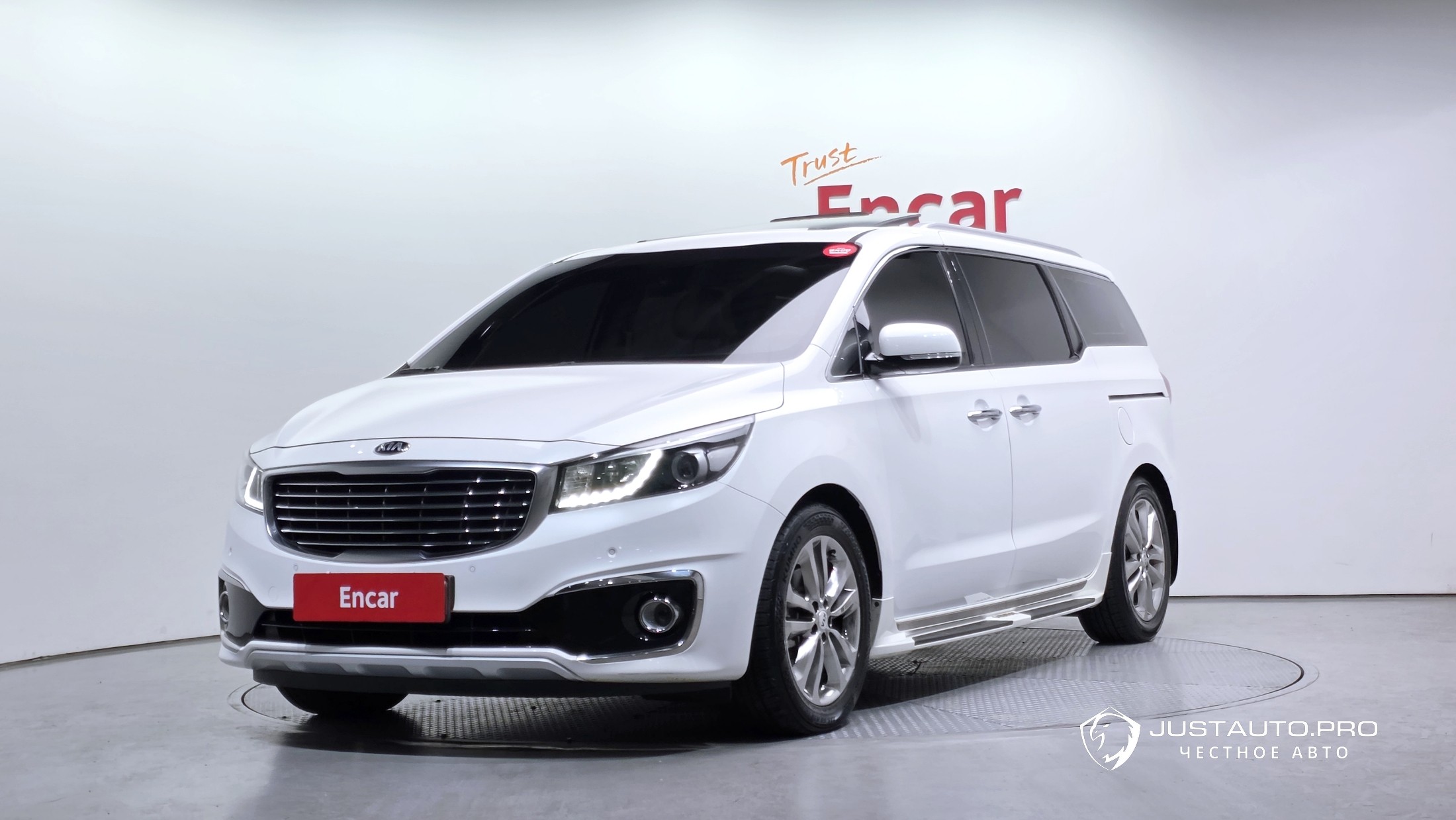 Автомобиль Kia Canival