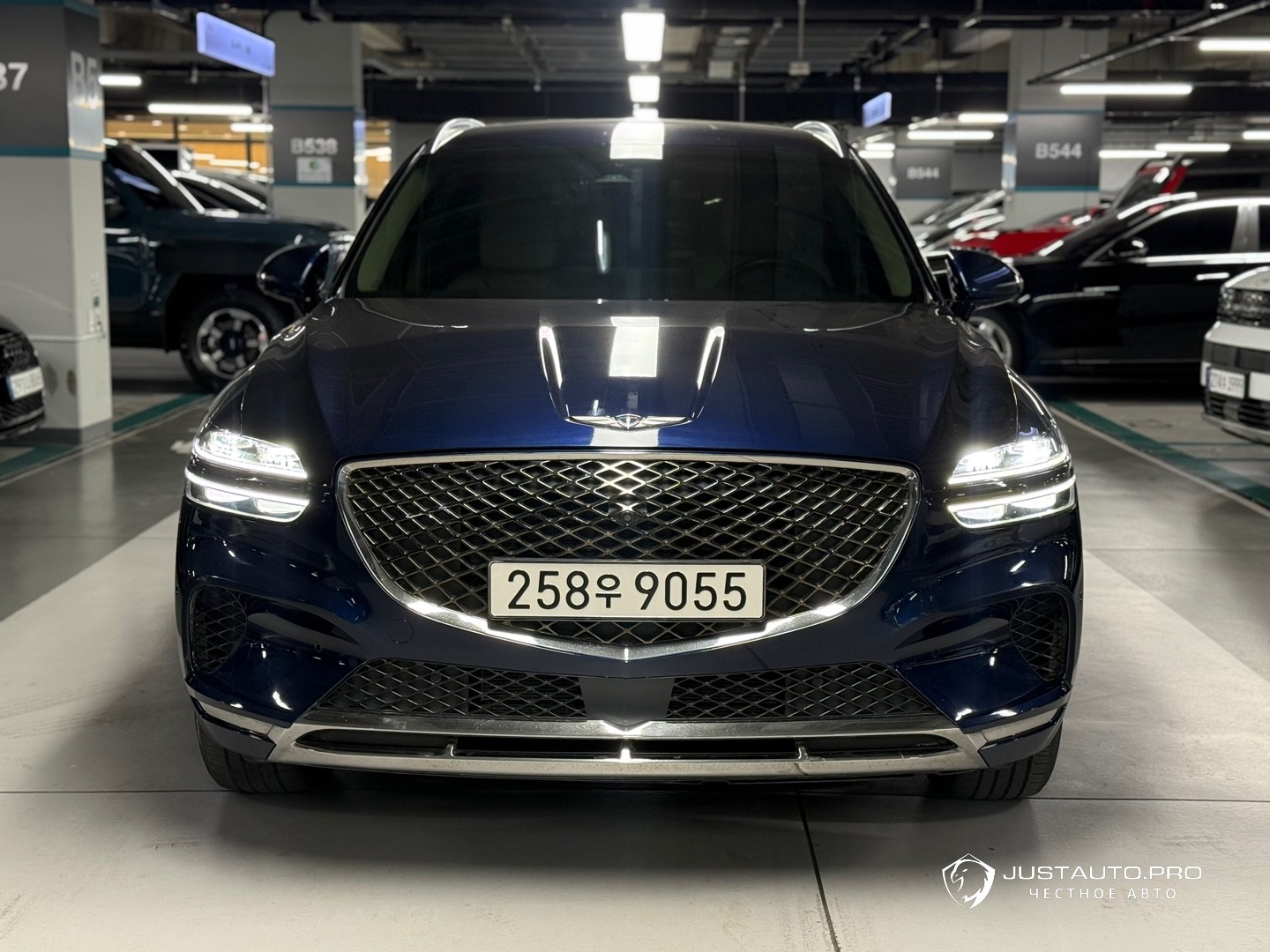 Автомобиль Genesis GV70