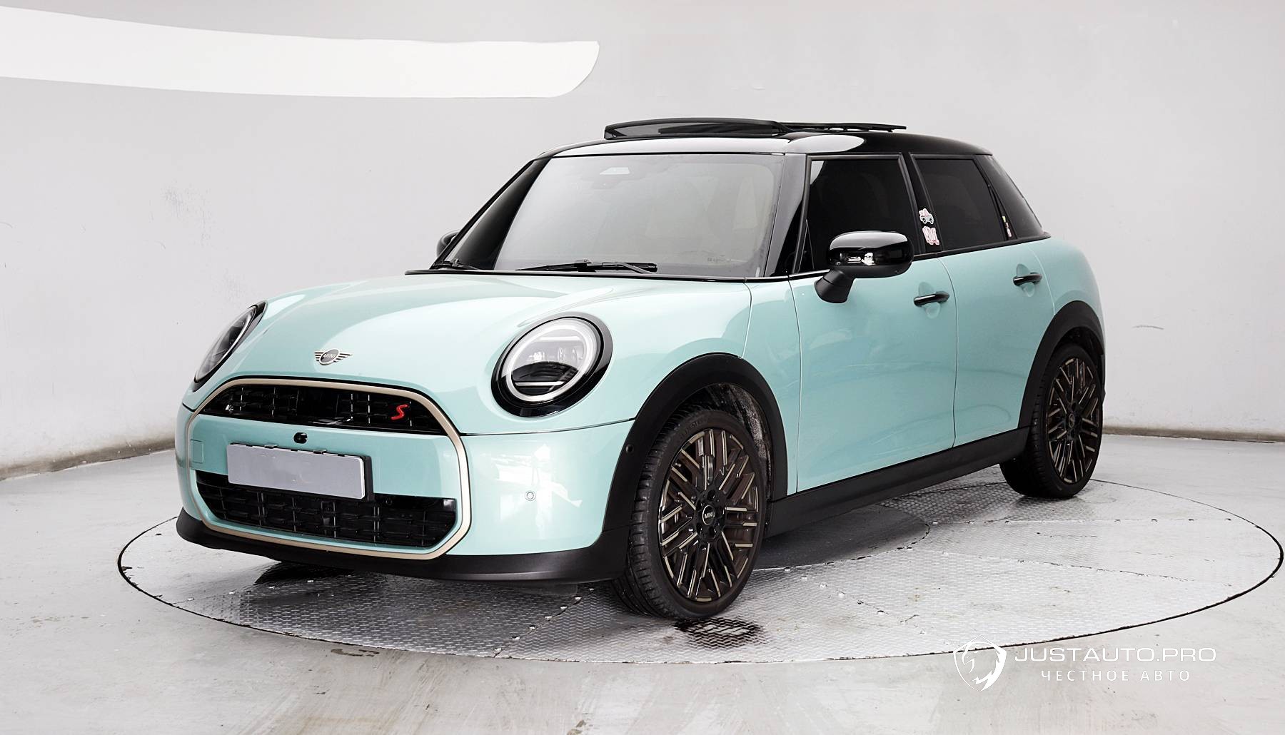 Автомобиль Mini Cooper