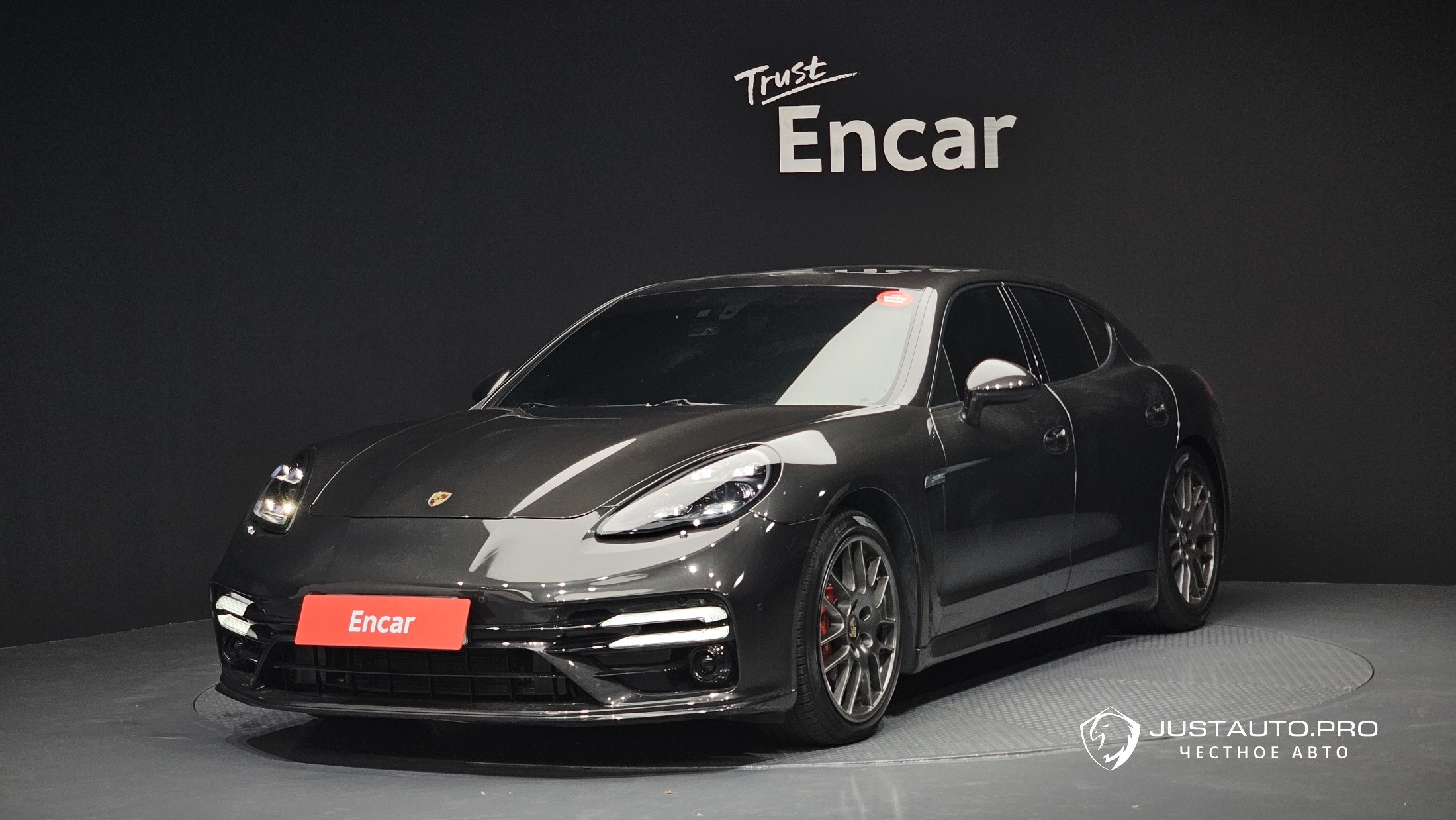 Автомобиль Porsche Panamera