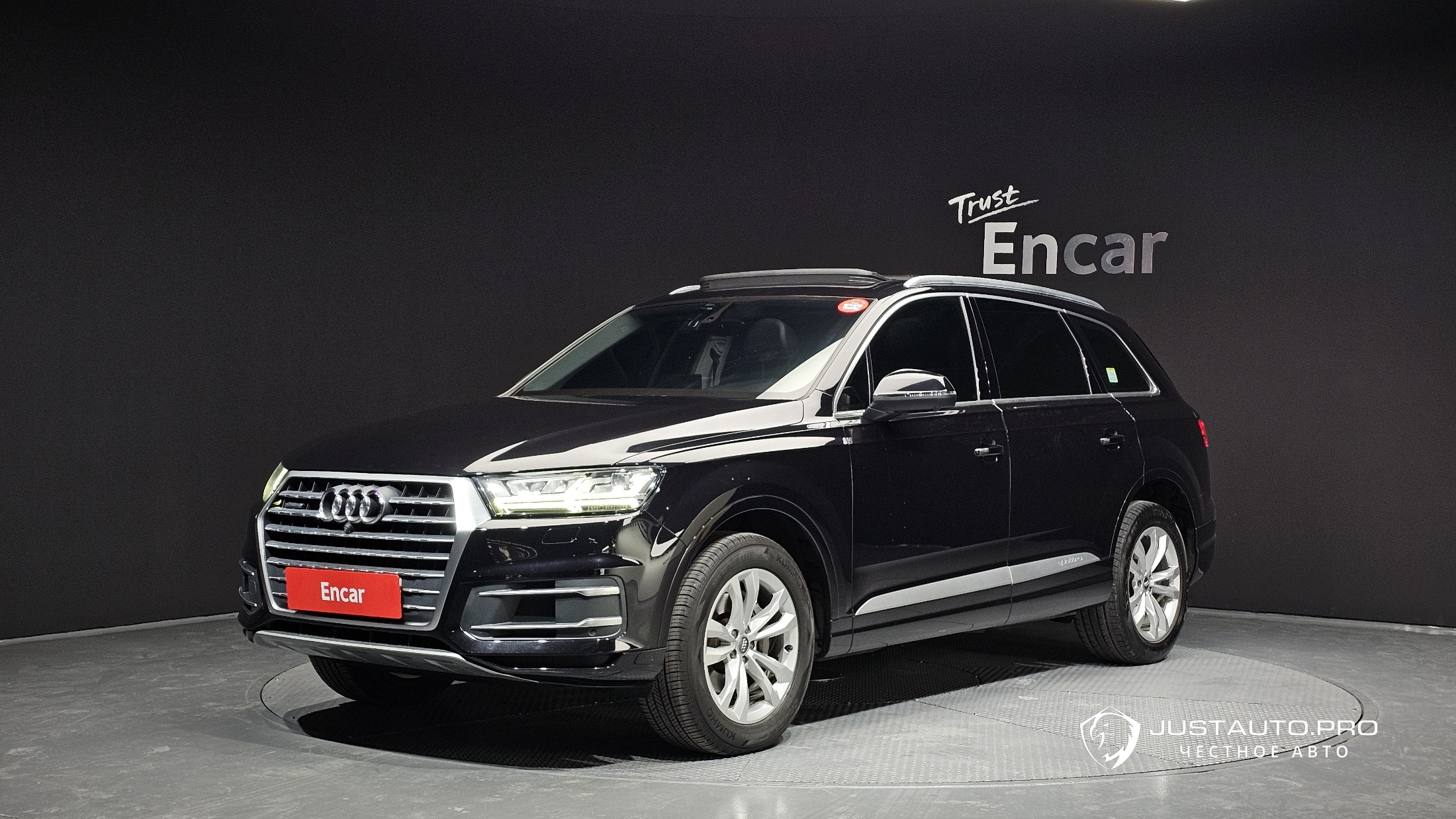 Автомобиль Audi Q7