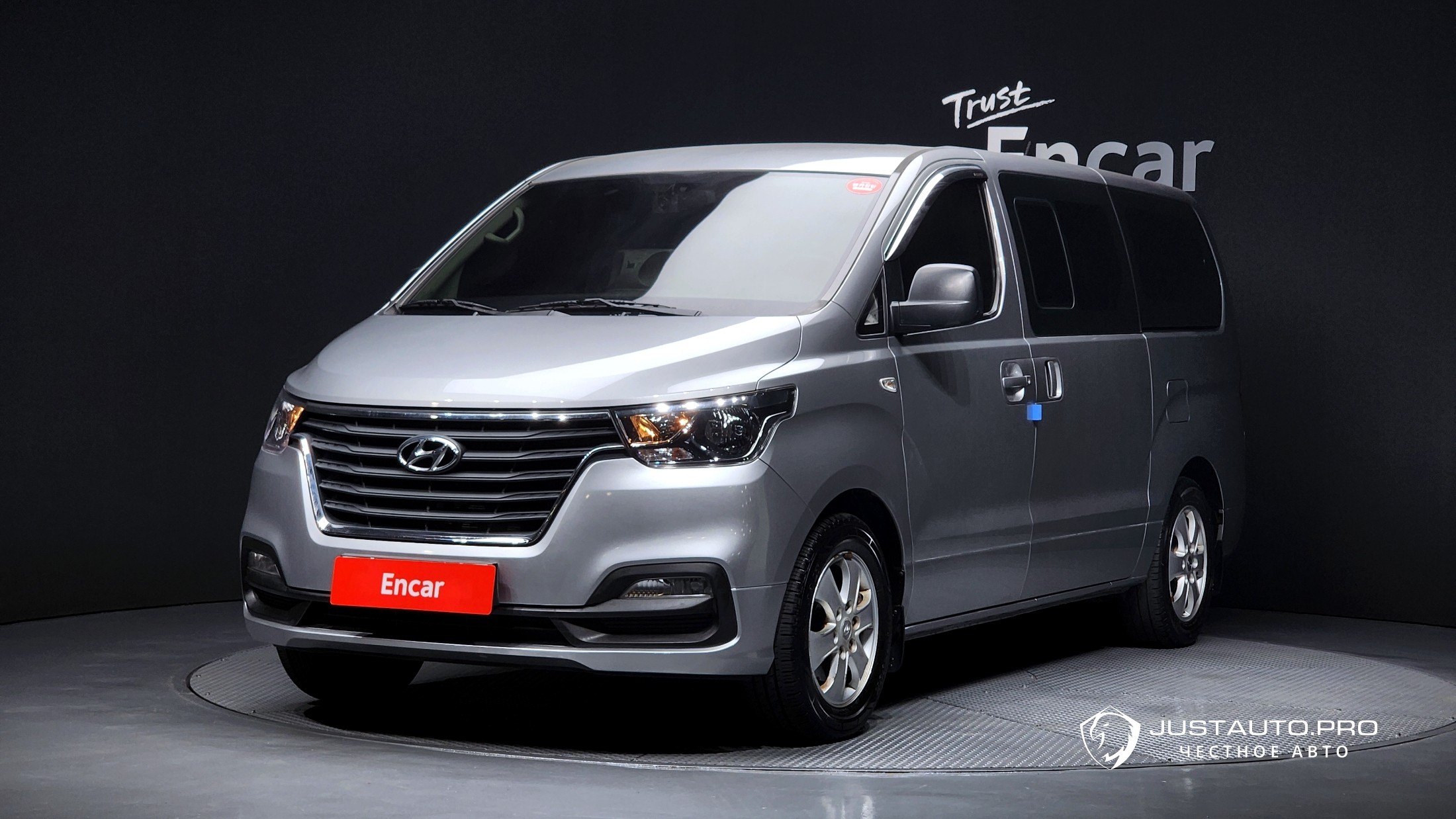 Автомобиль Hyundai Starex