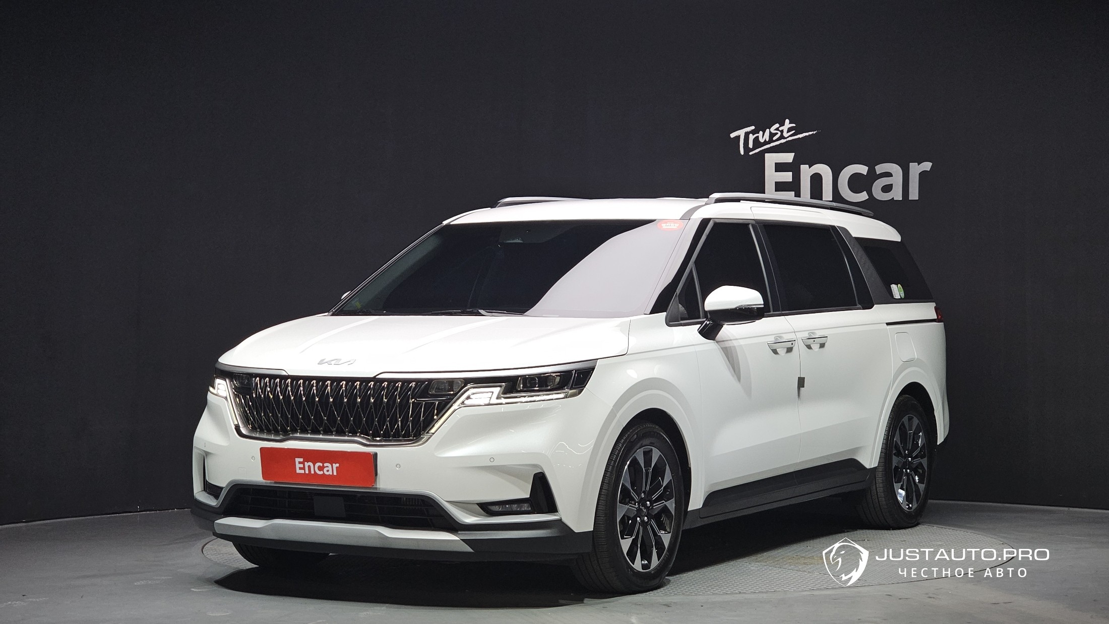 Автомобиль Kia Canival
