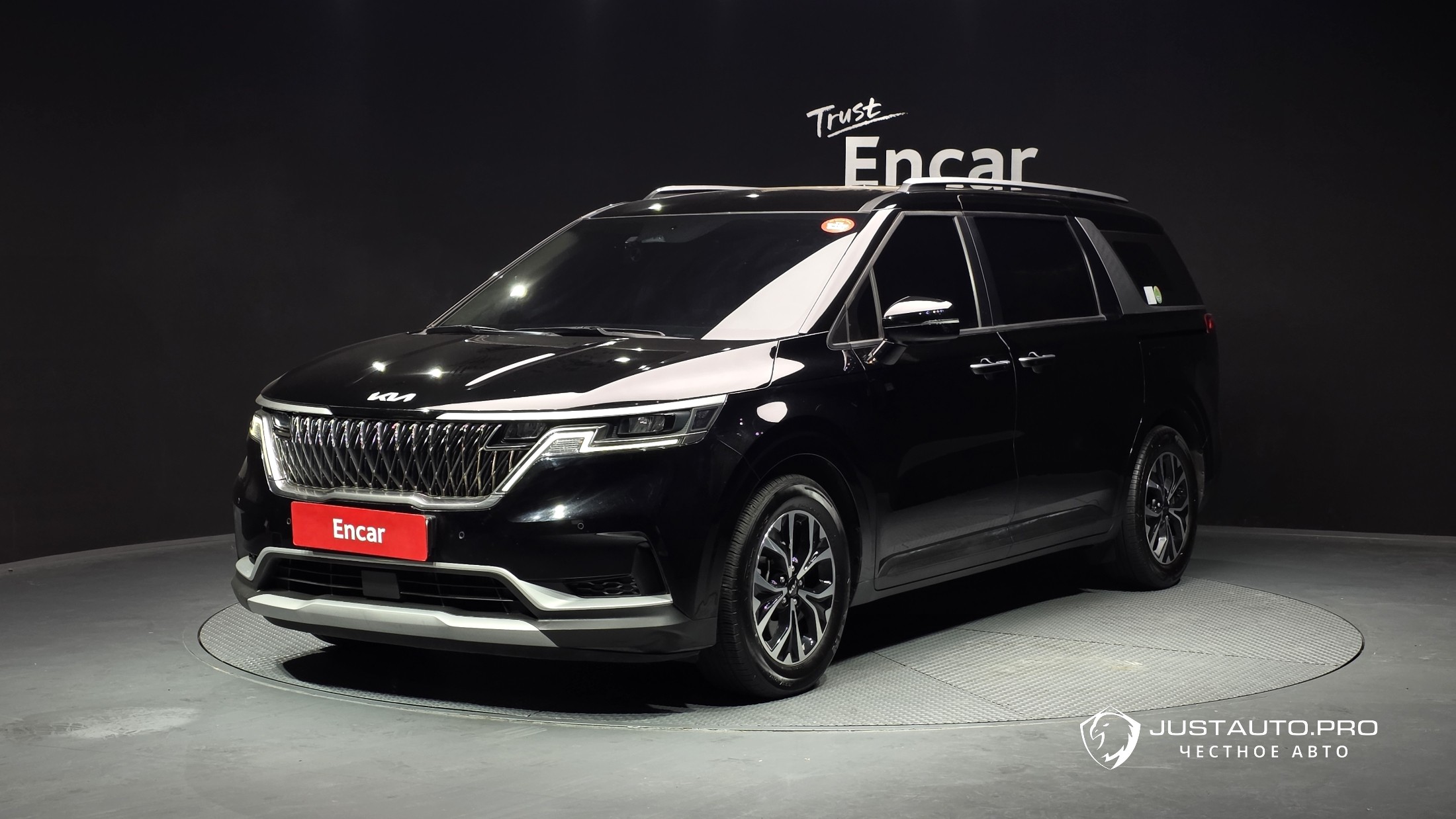 Автомобиль Kia Canival