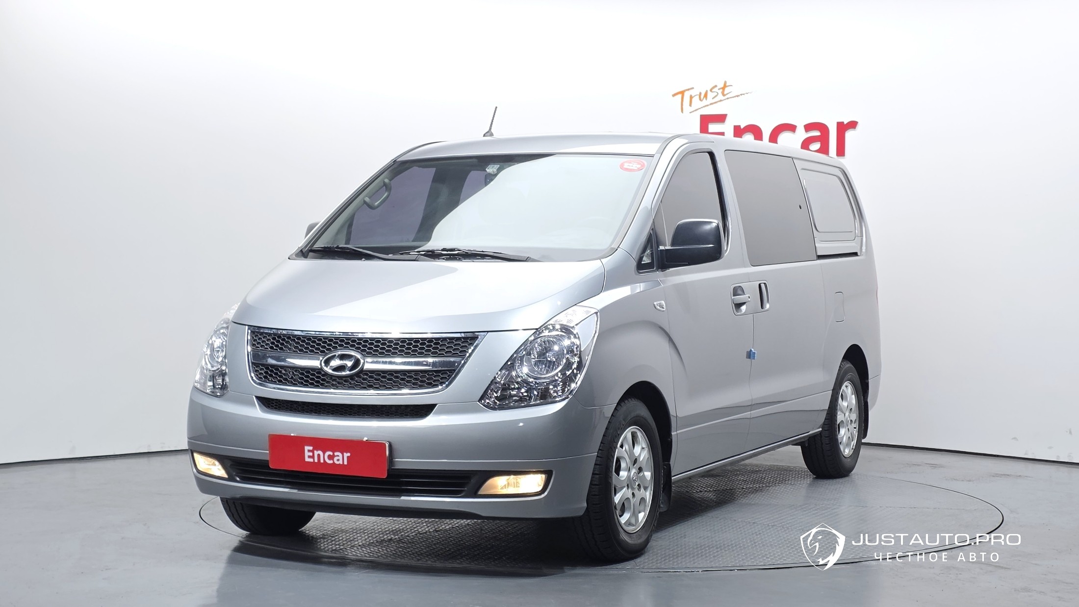 Автомобиль Hyundai Starex