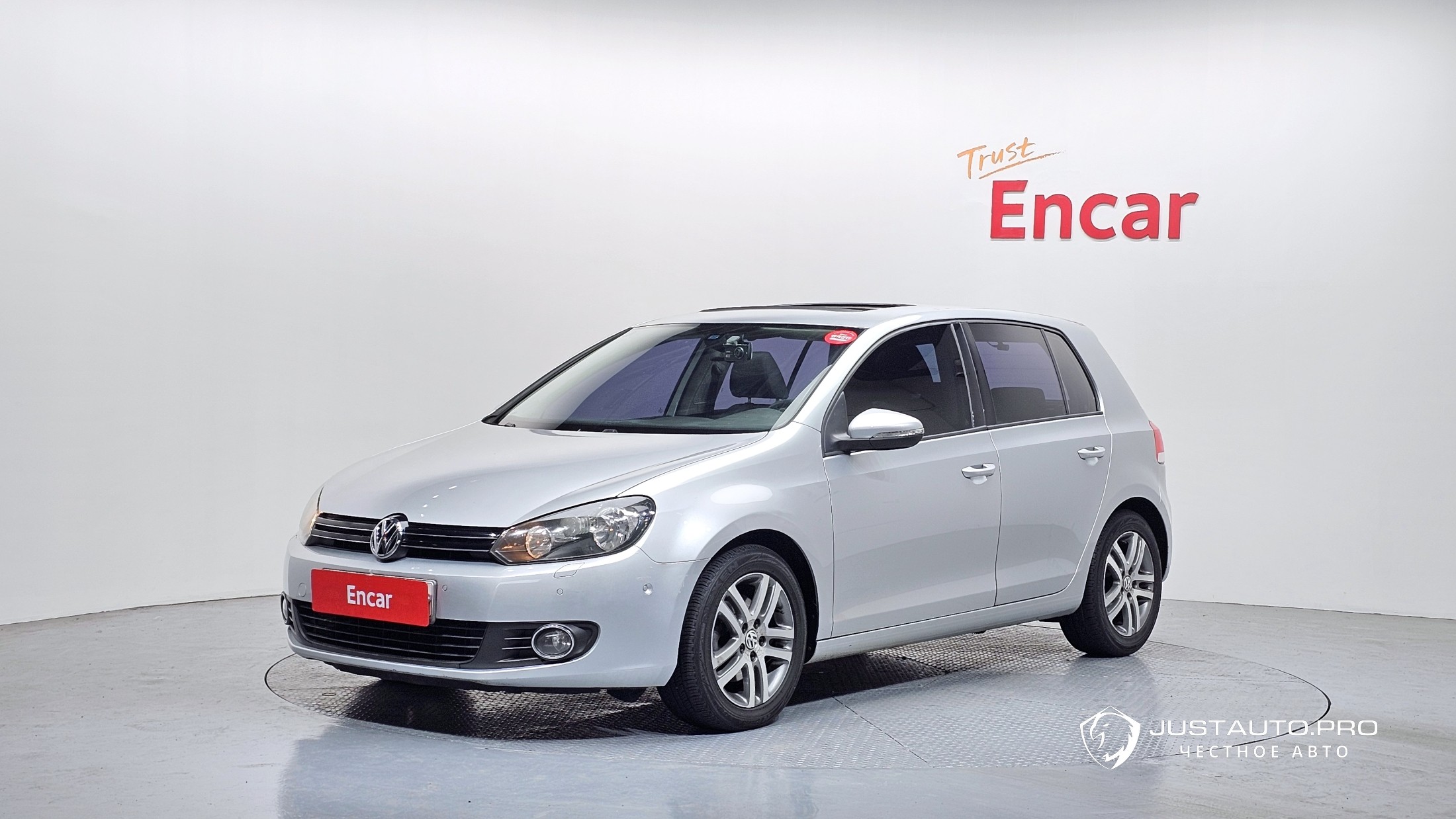 Автомобиль Volkswagen Golf