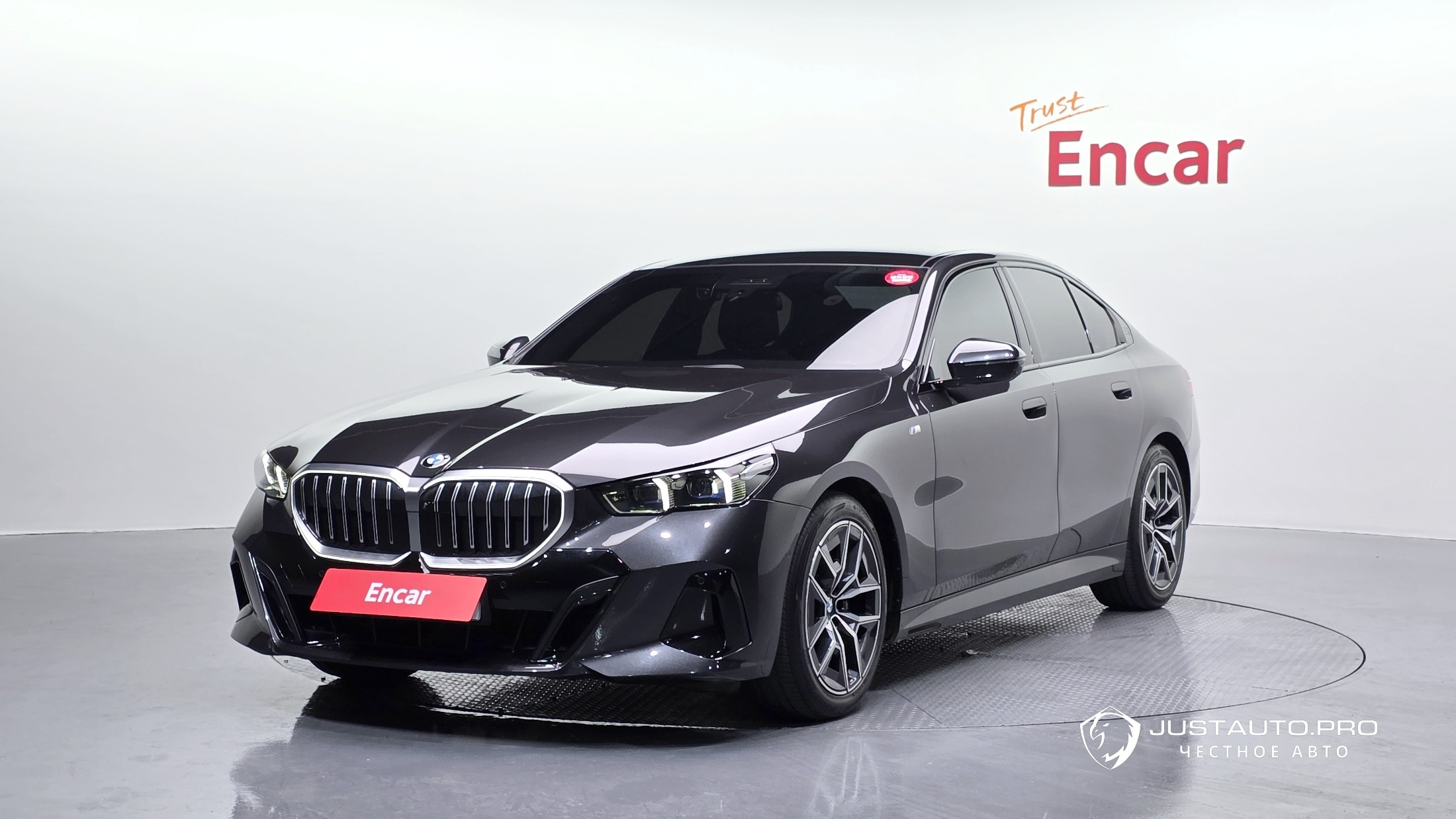 Автомобиль BMW 5-Series