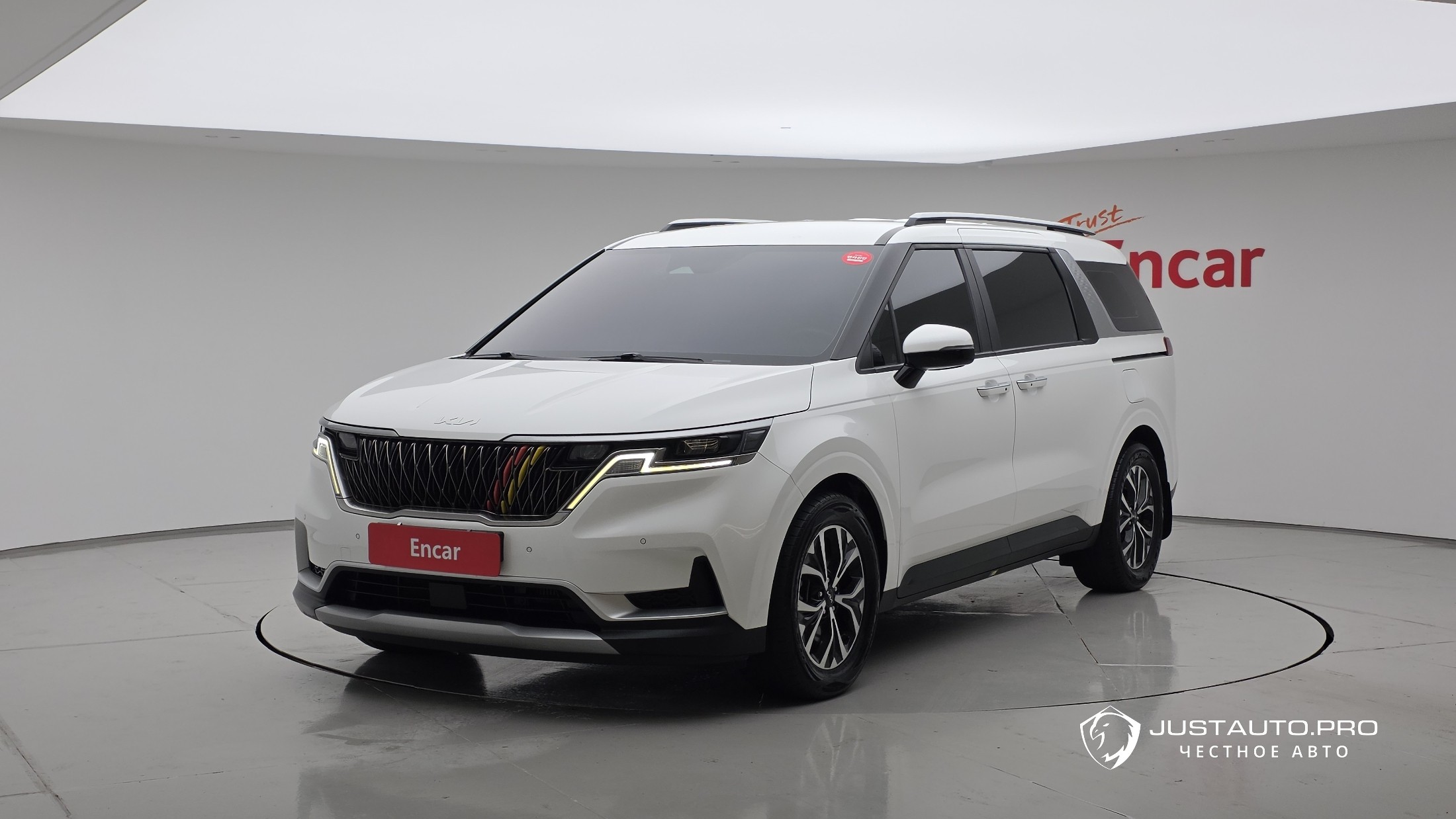 Автомобиль Kia Canival