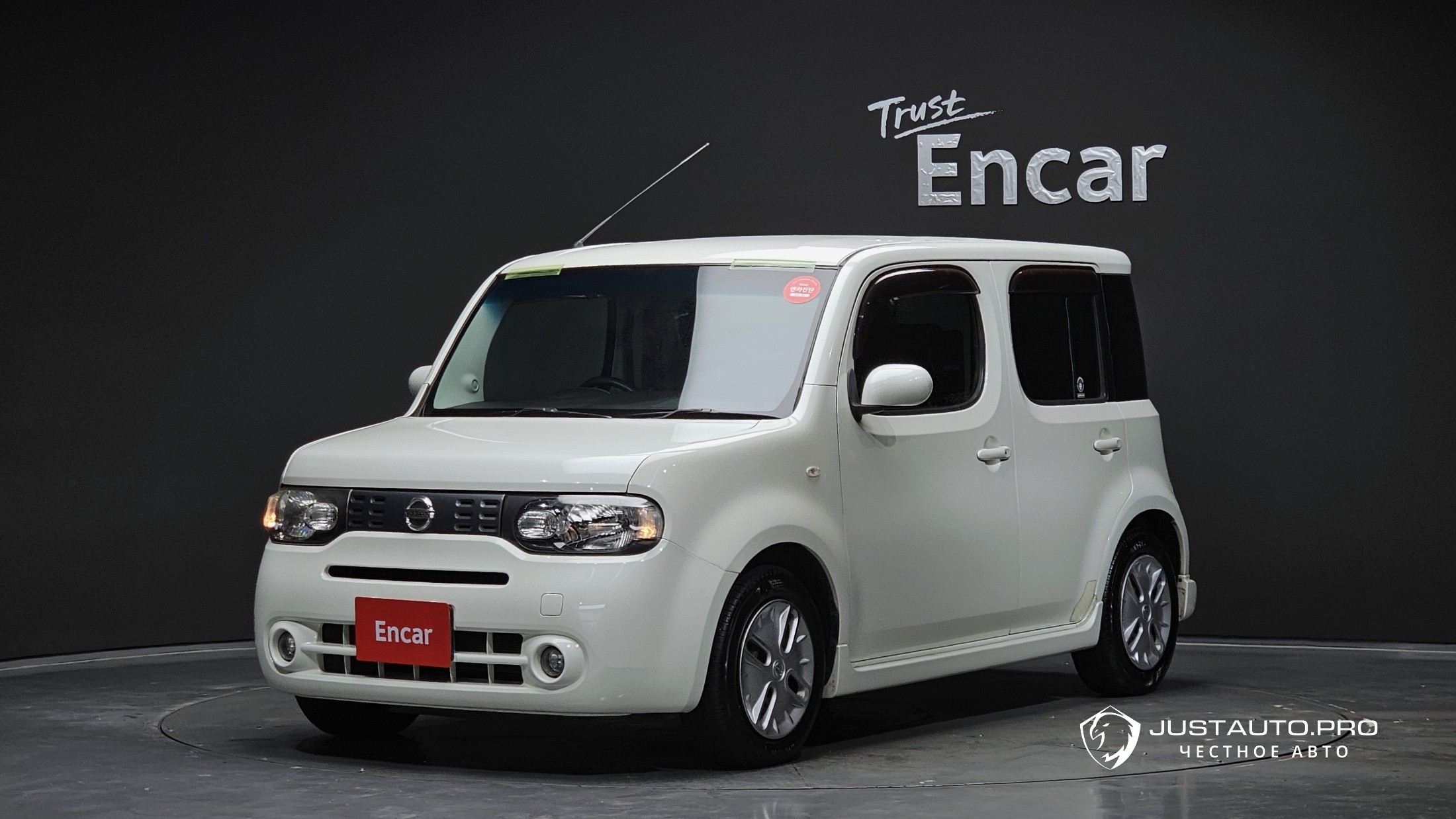 Автомобиль Nissan Cube