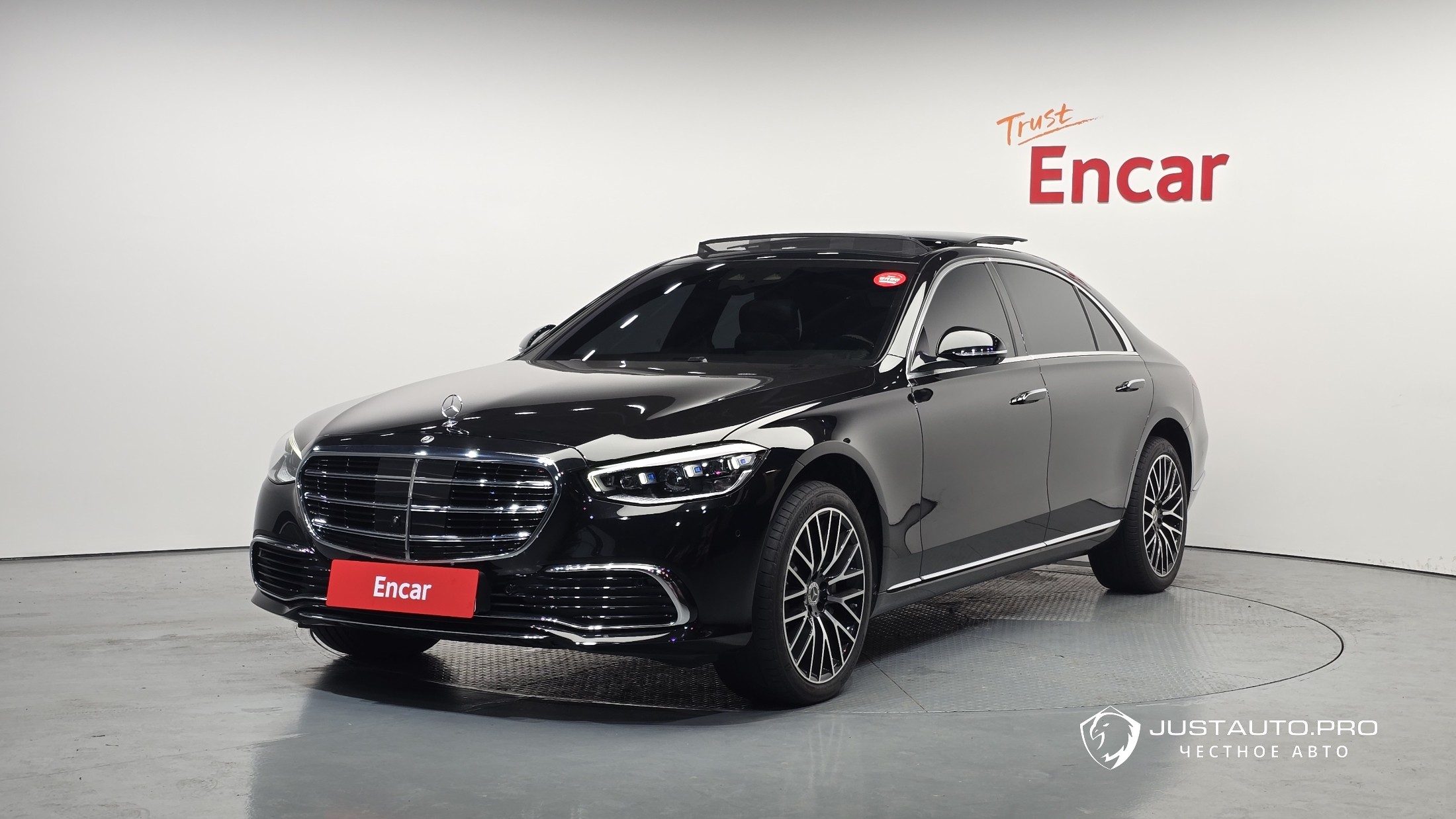 Автомобиль Mercedes-Benz S-Class