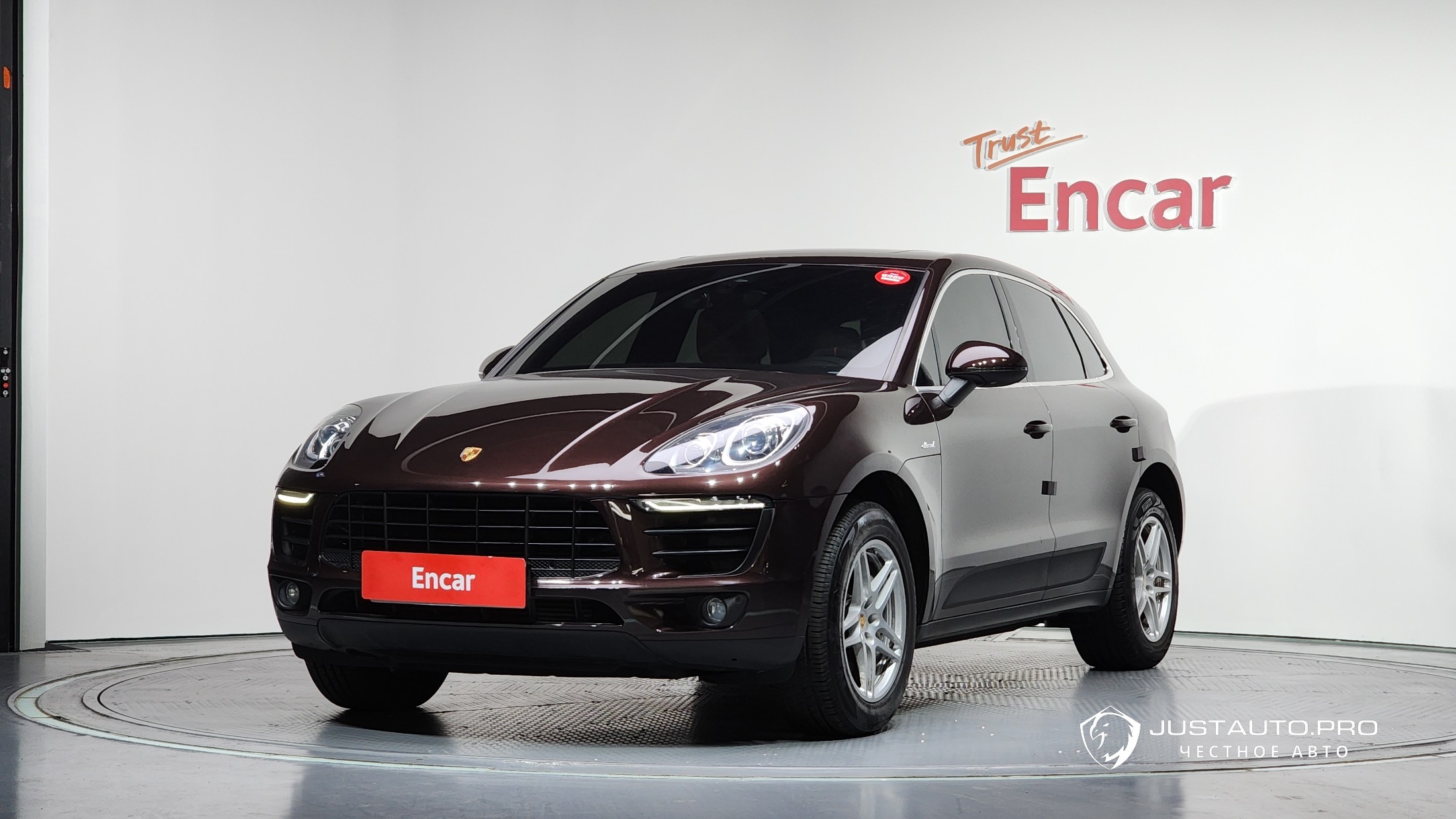 Автомобиль Porsche Macan