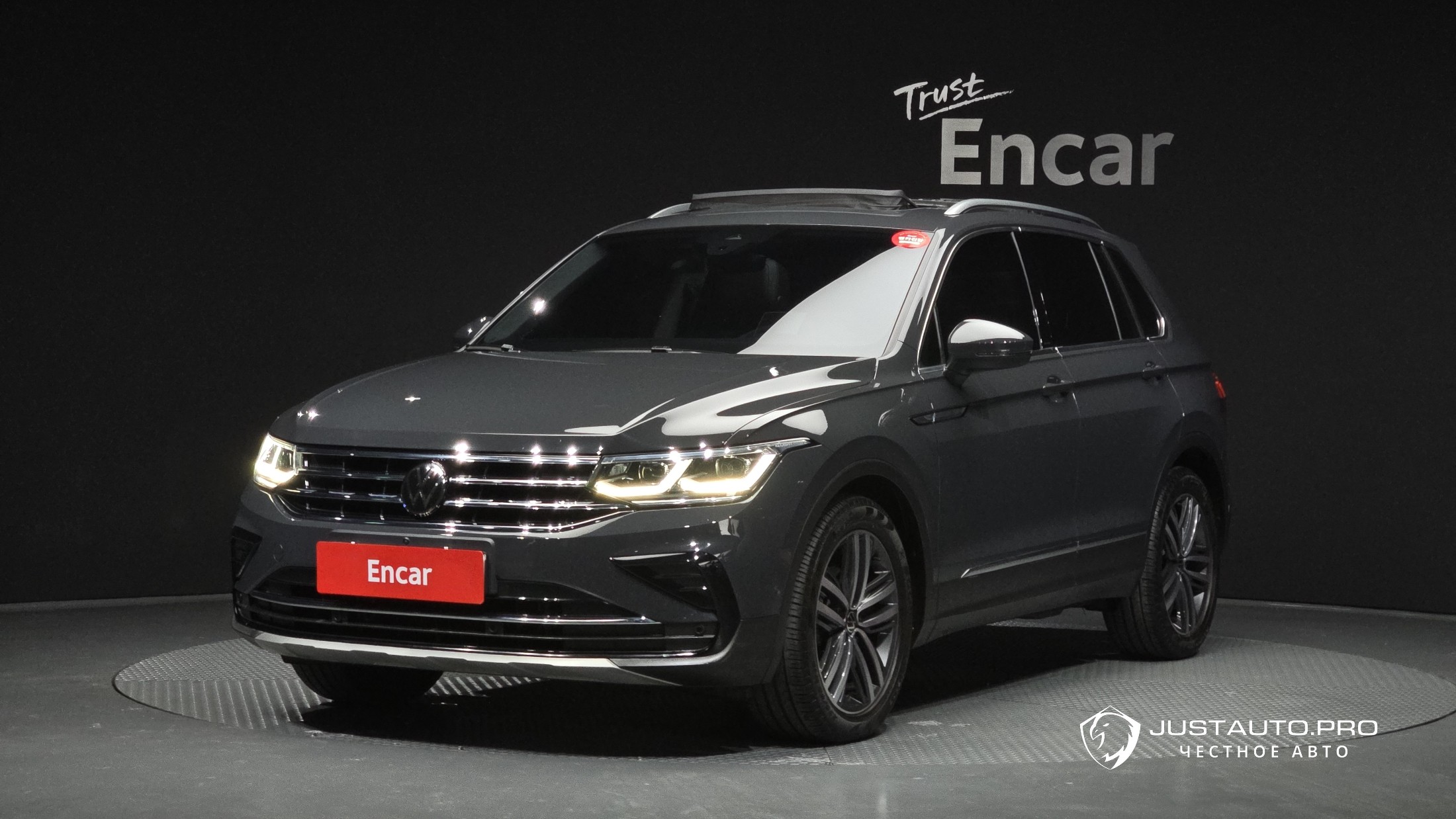 Автомобиль Volkswagen Tiguan