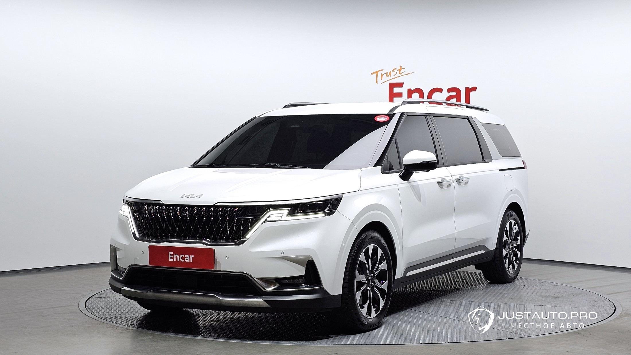 Автомобиль Kia Canival