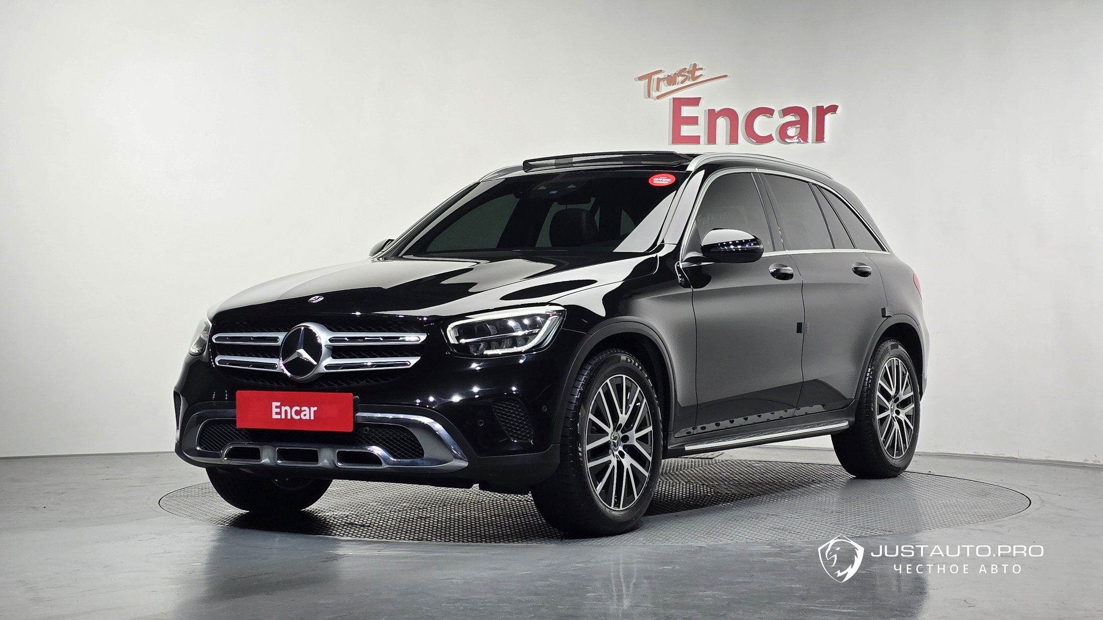 Автомобиль Mercedes-Benz GLC-Class
