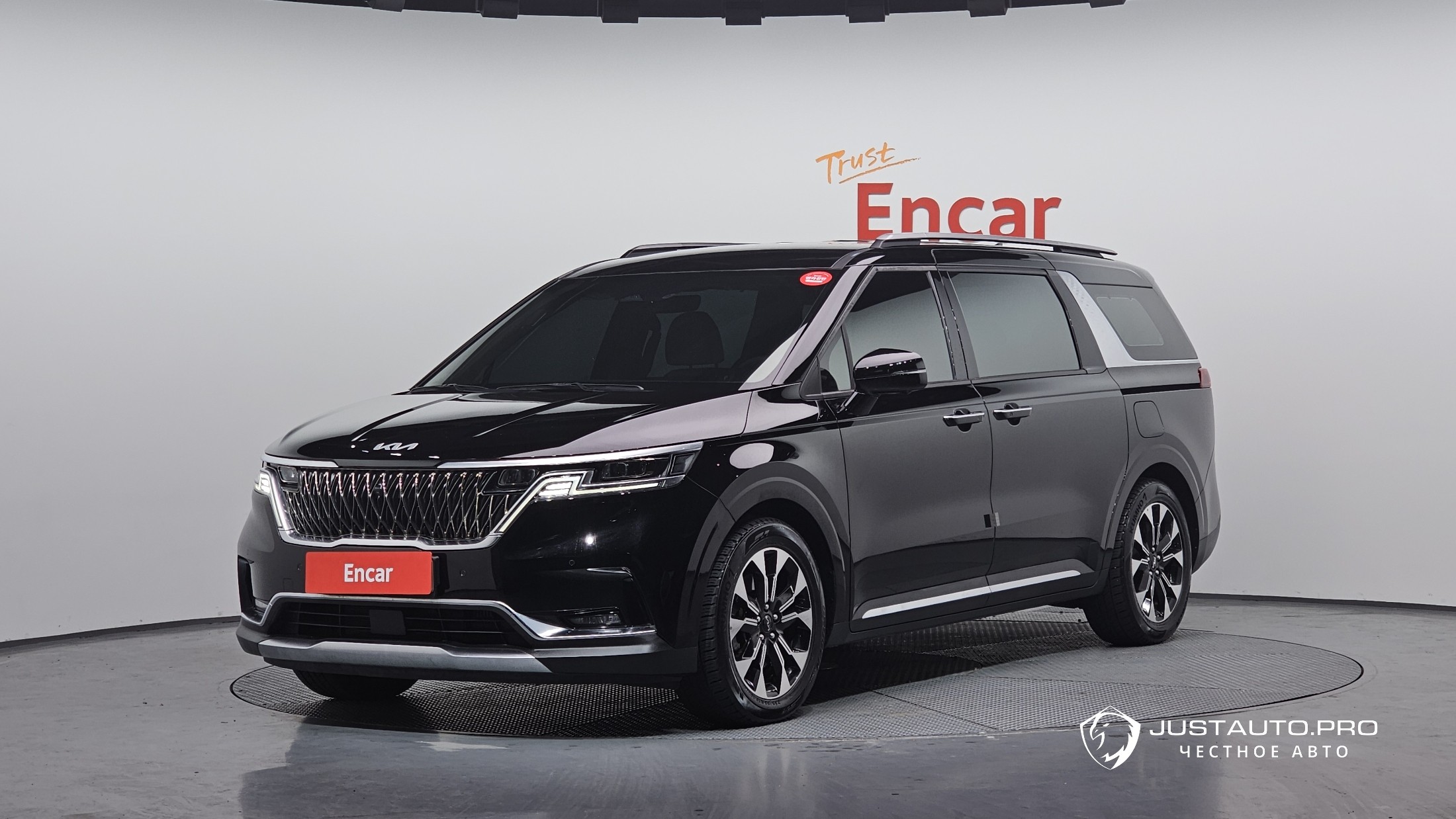 Автомобиль Kia Canival