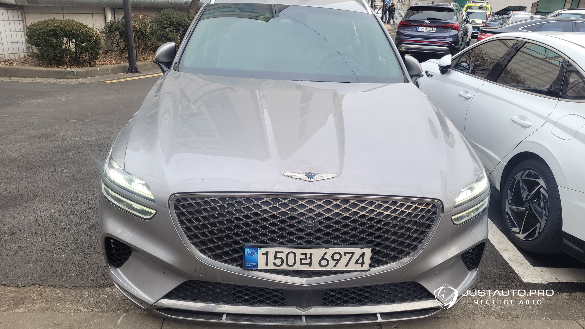 Автомобиль Genesis GV70