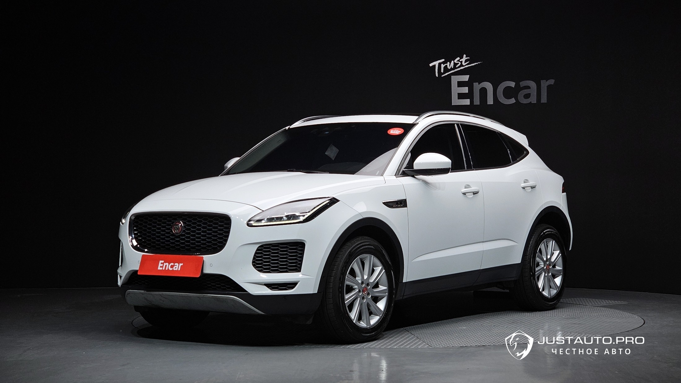 Автомобиль Jaguar E-PACE