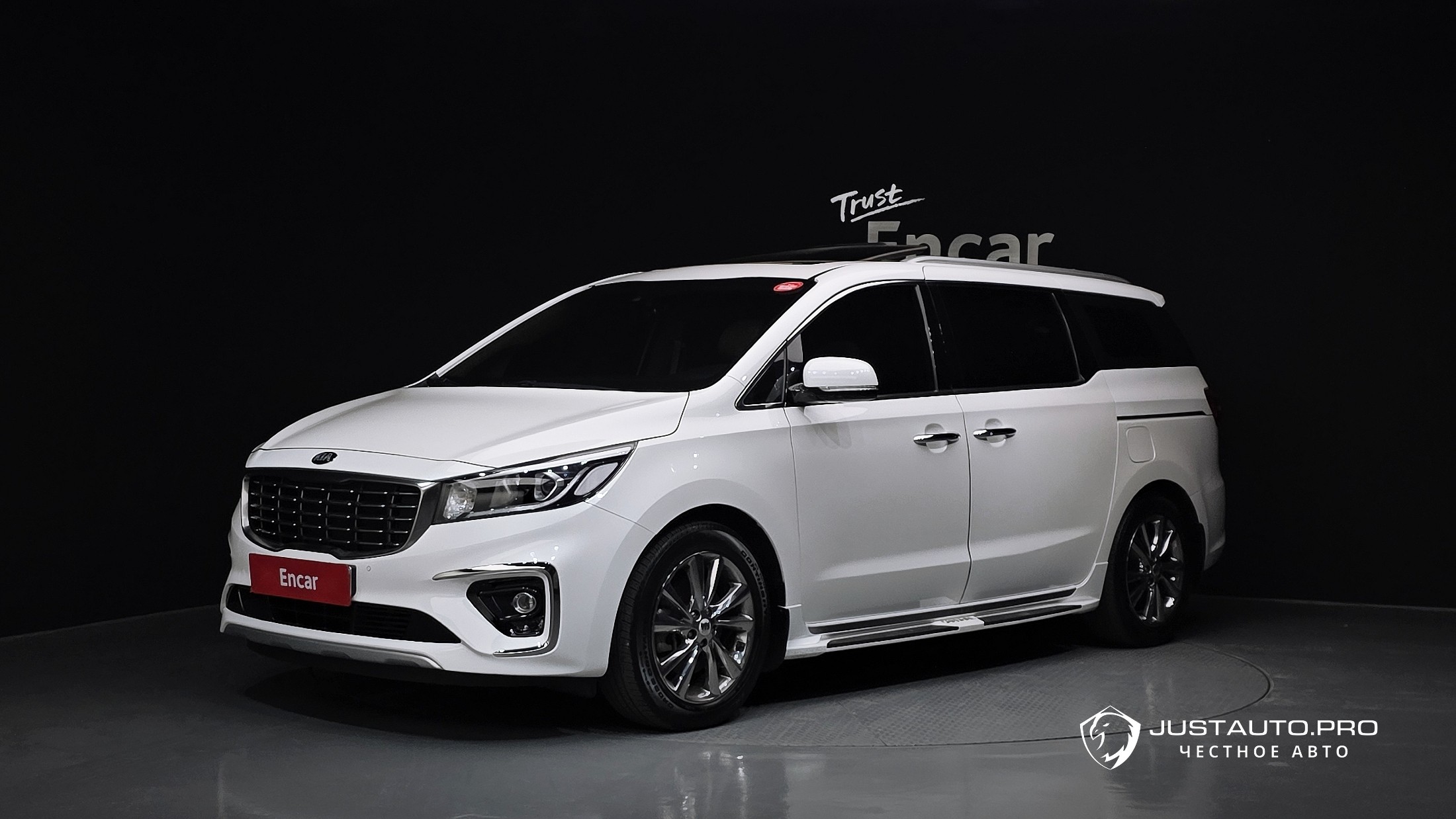 Автомобиль Kia Canival