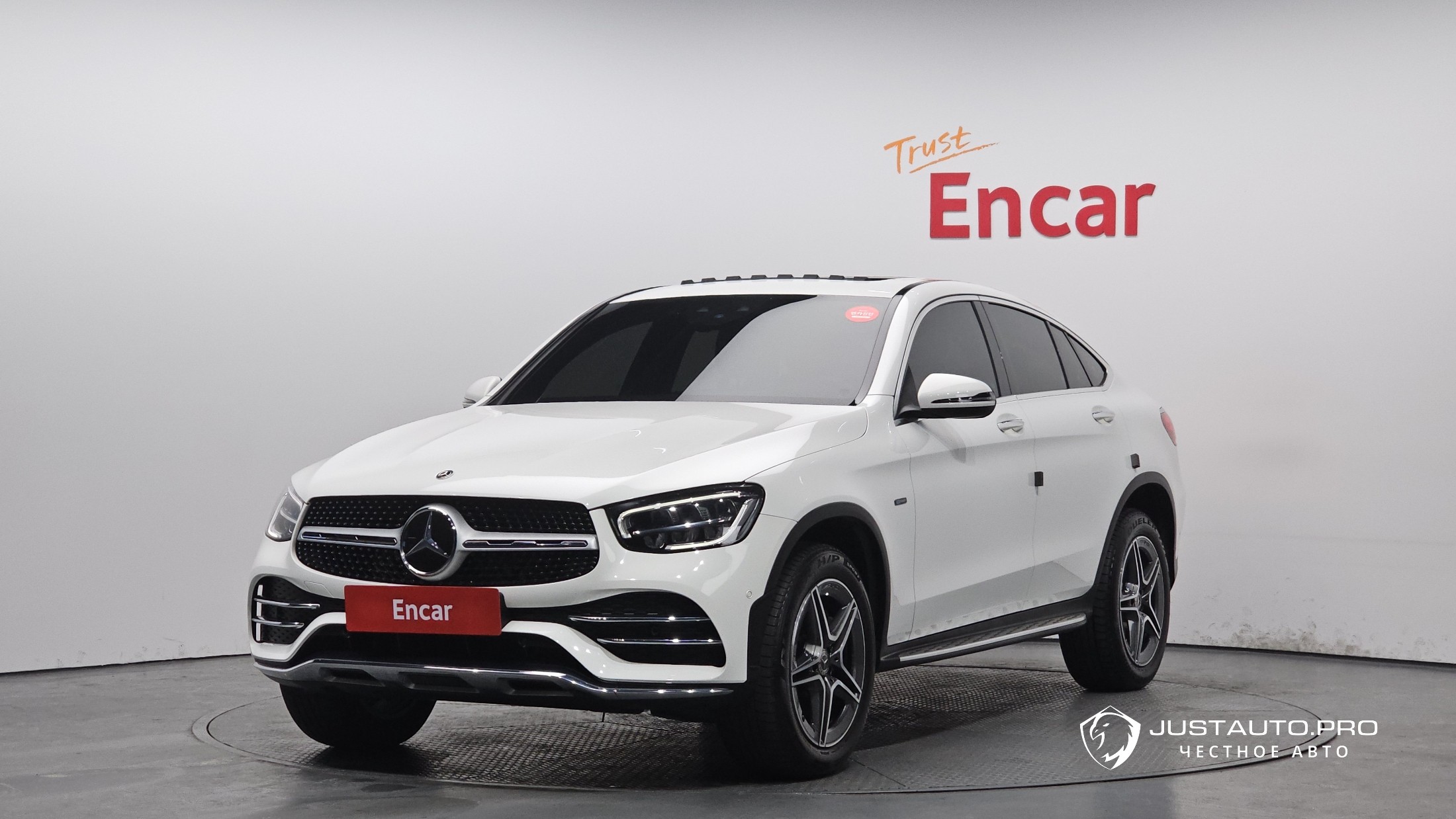 Автомобиль Mercedes-Benz GLC-Class