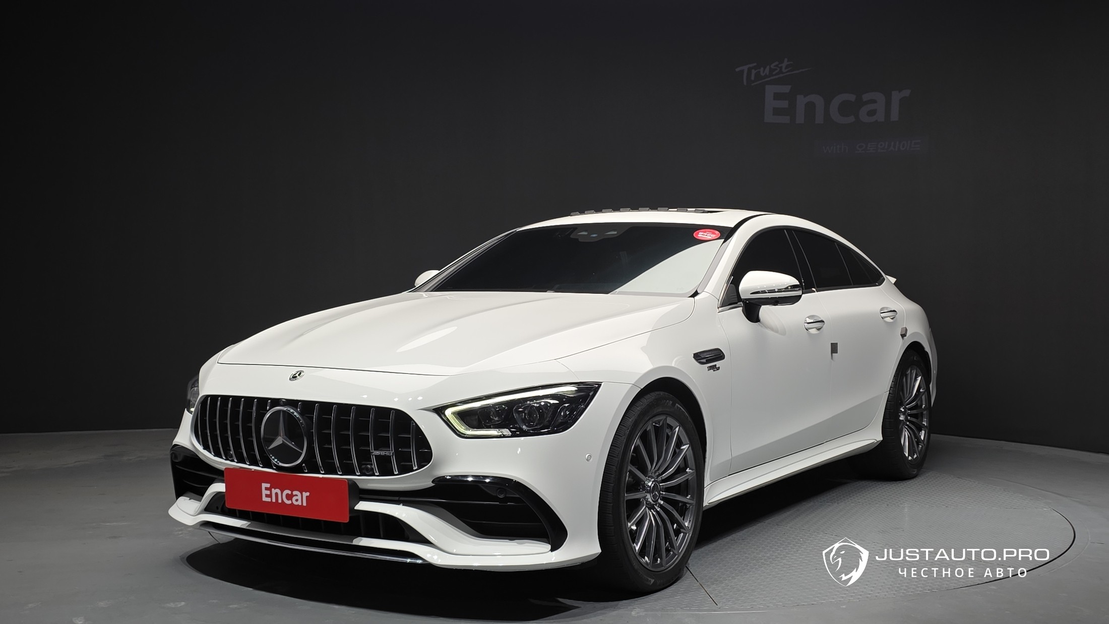 Автомобиль Mercedes-Benz AMG GT