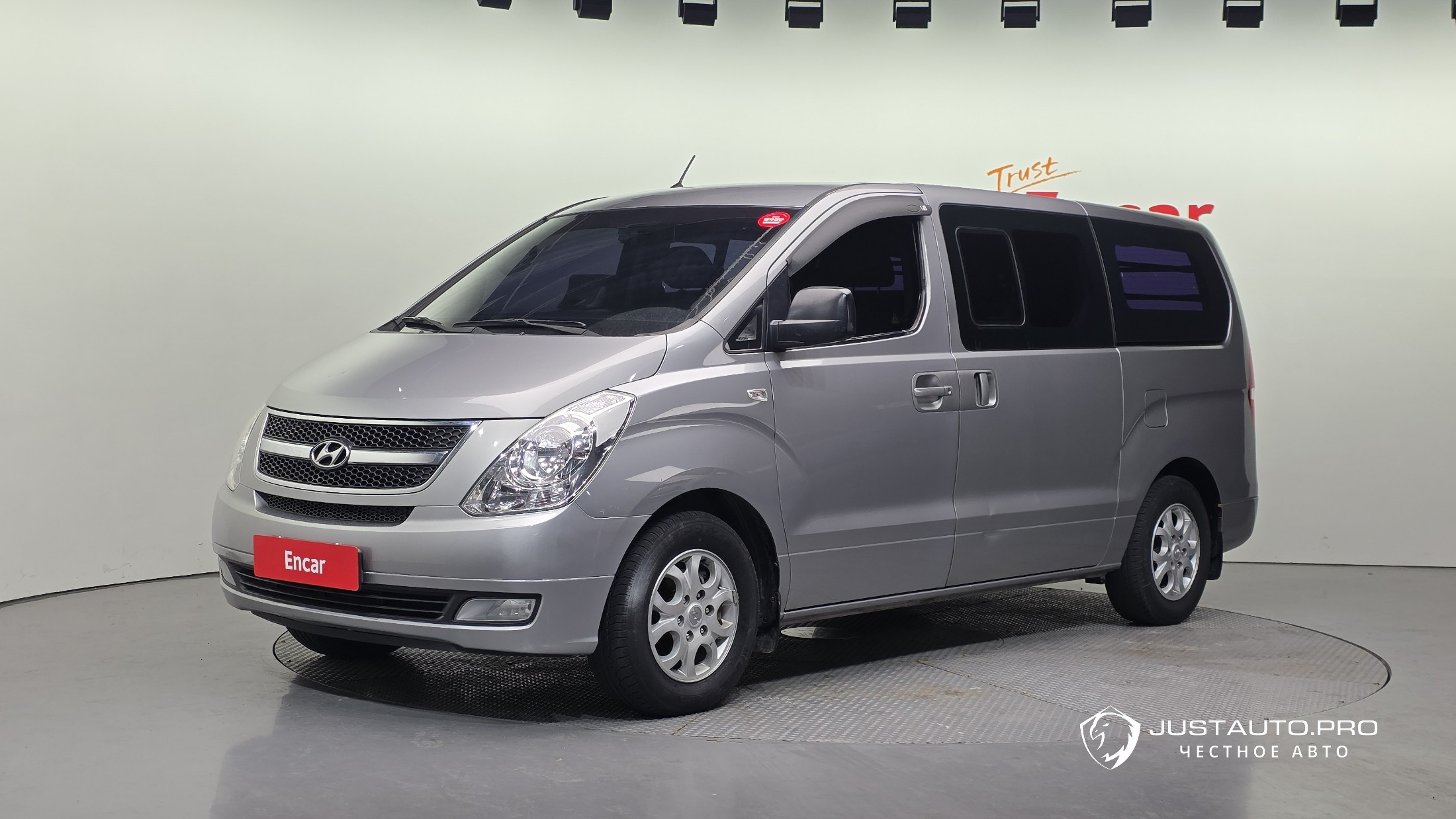 Автомобиль Hyundai Starex