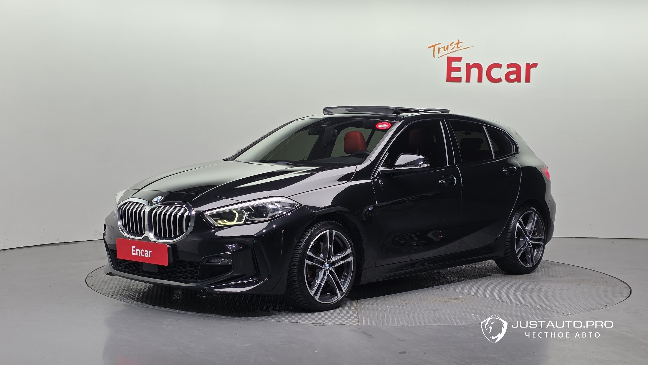 Автомобиль BMW 1-Series