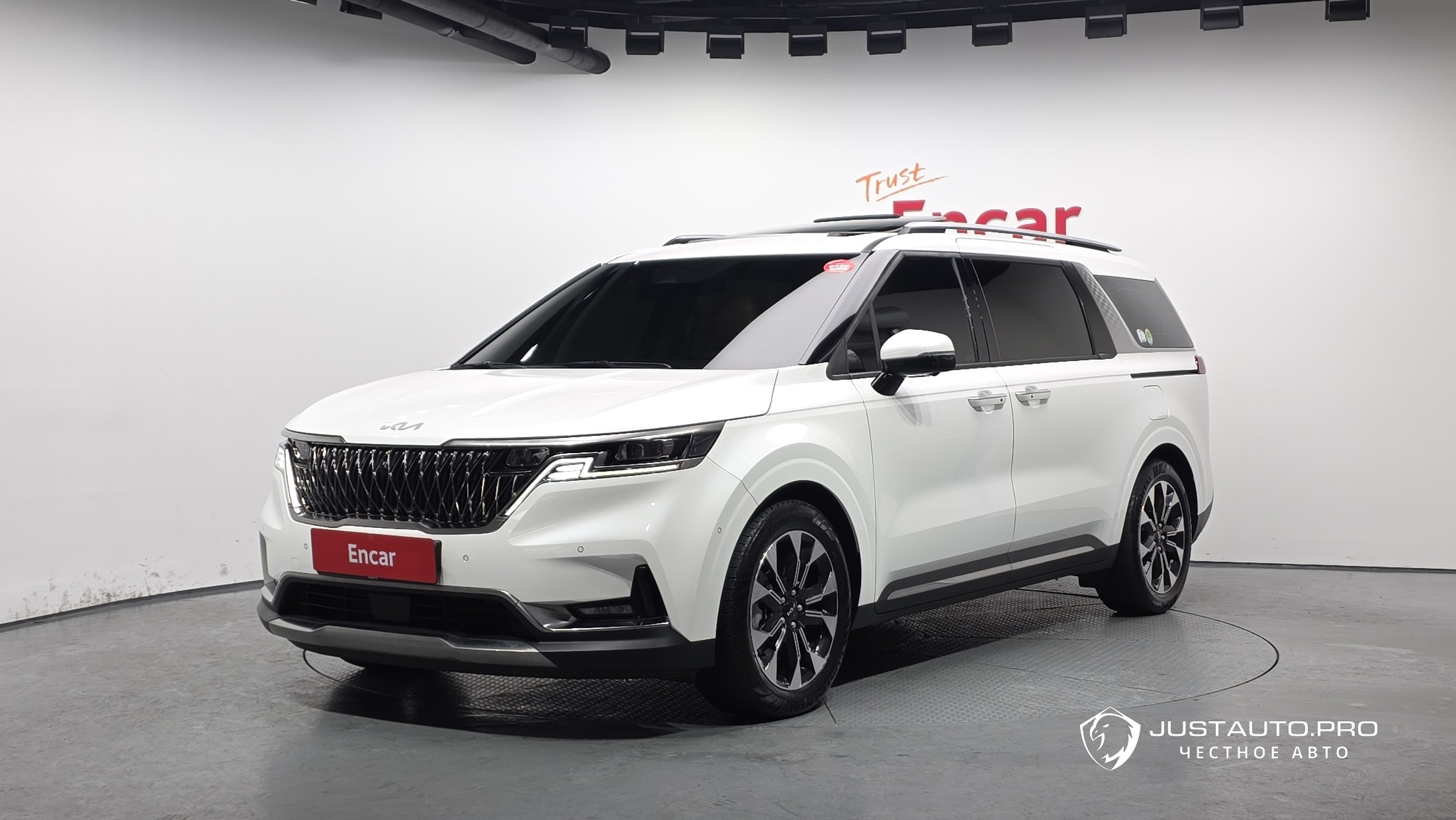 Автомобиль Kia Canival