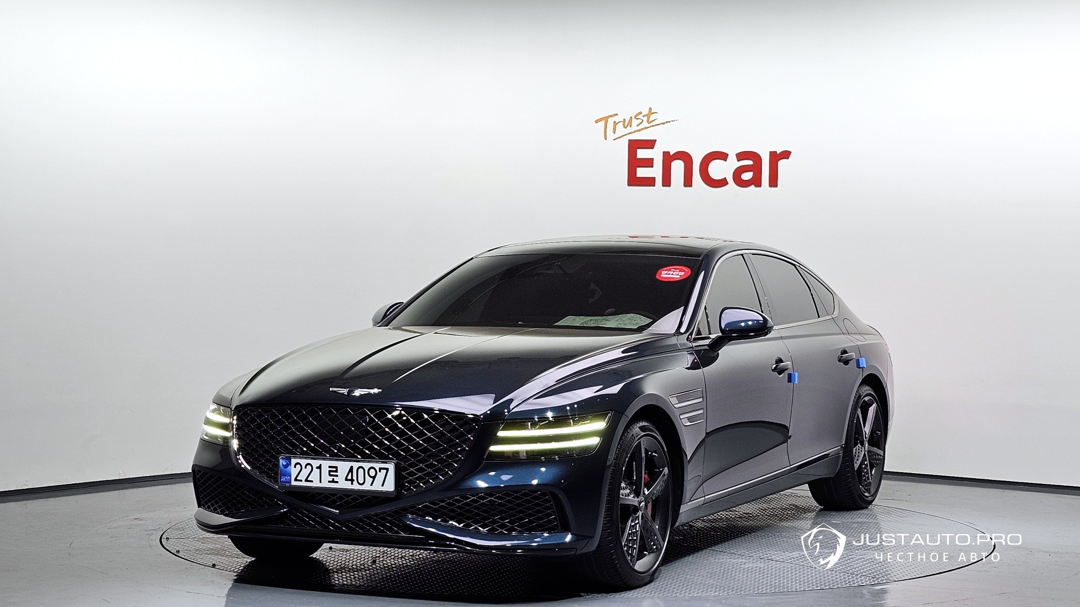 Автомобиль Genesis G80