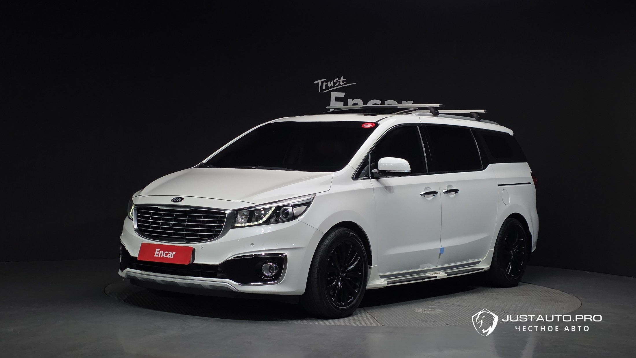 Автомобиль Kia Canival