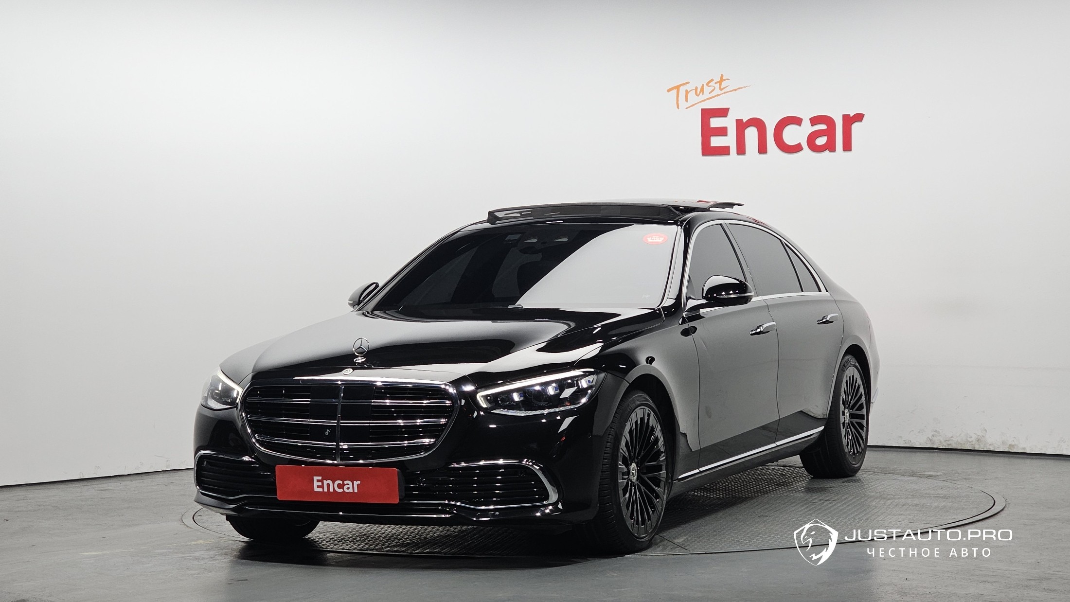 Автомобиль Mercedes-Benz S-Class